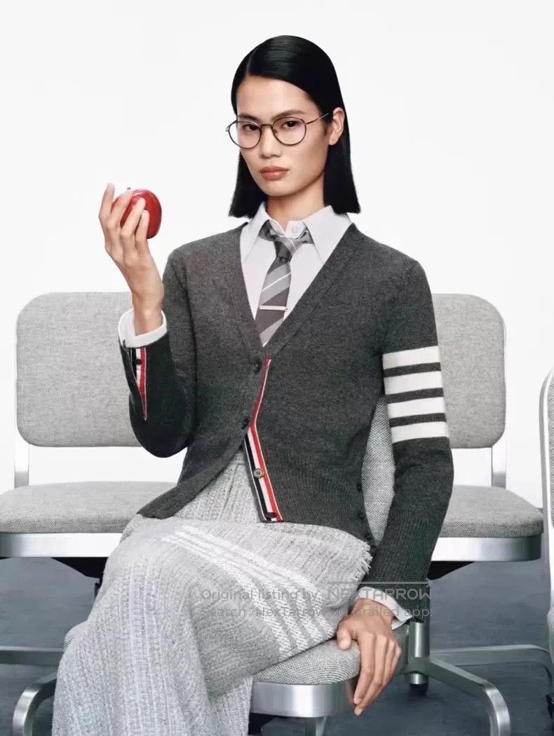 Thom Browne Thom Browne Classic Cashmere Cardigan in Medium Grey Size XS / US 0-2 / IT 36-38 - 5 Thumbnail