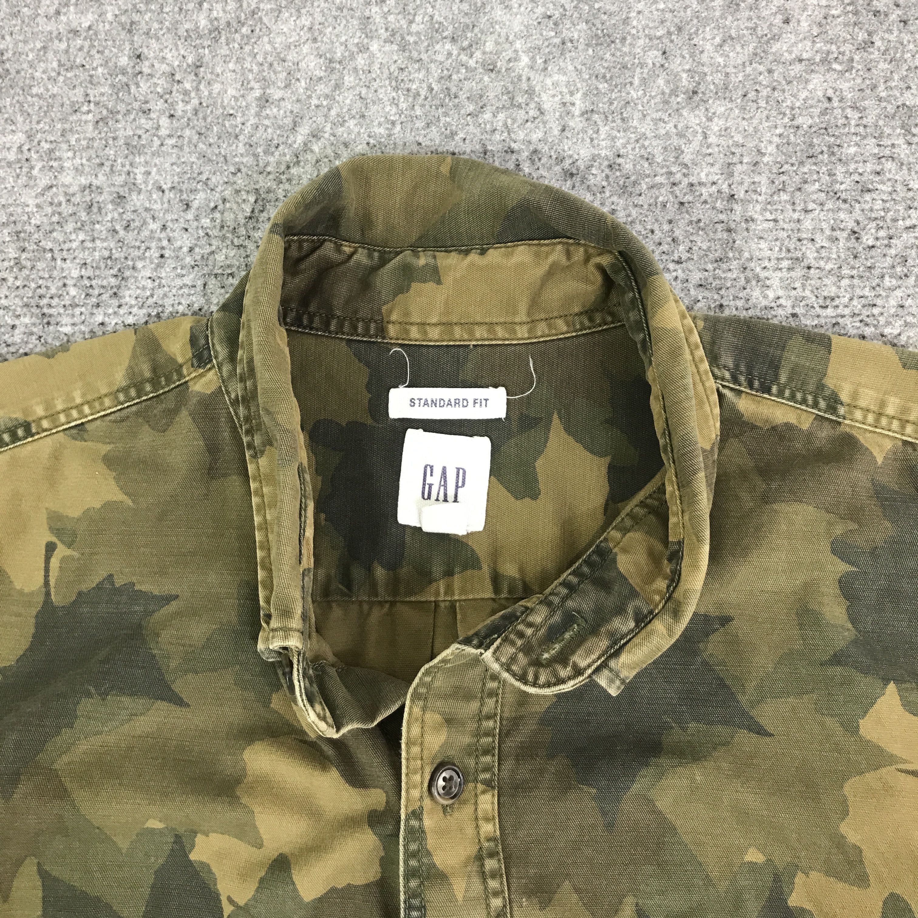 Gap Gap Camo button up shirt K116B13 Size US L / EU 52-54 / 3 - 7 Thumbnail