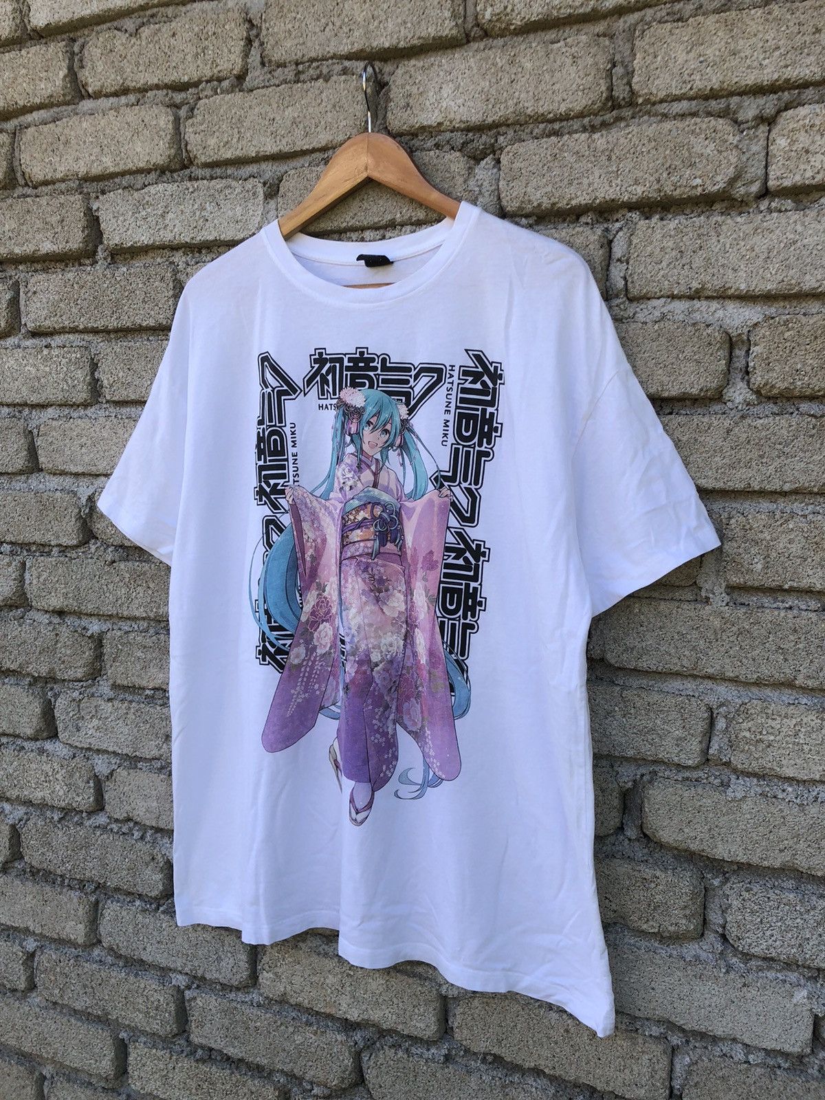 Anime Vintage Y2K Anime Hatsune Miku Kimono Movie Tshirt Size US L / EU 52-54 / 3 - 3 Thumbnail