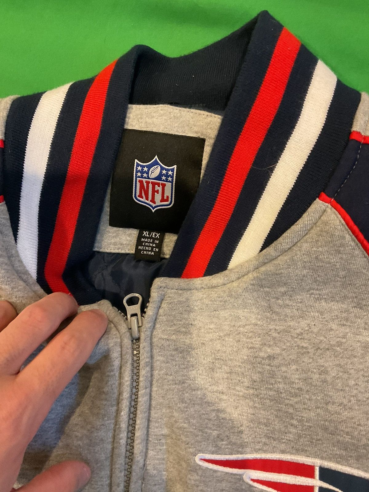 NFL × Vintage Vintage Grey and red New England Patriots bomber jacket Size US XL / EU 56 / 4 - 3 Thumbnail