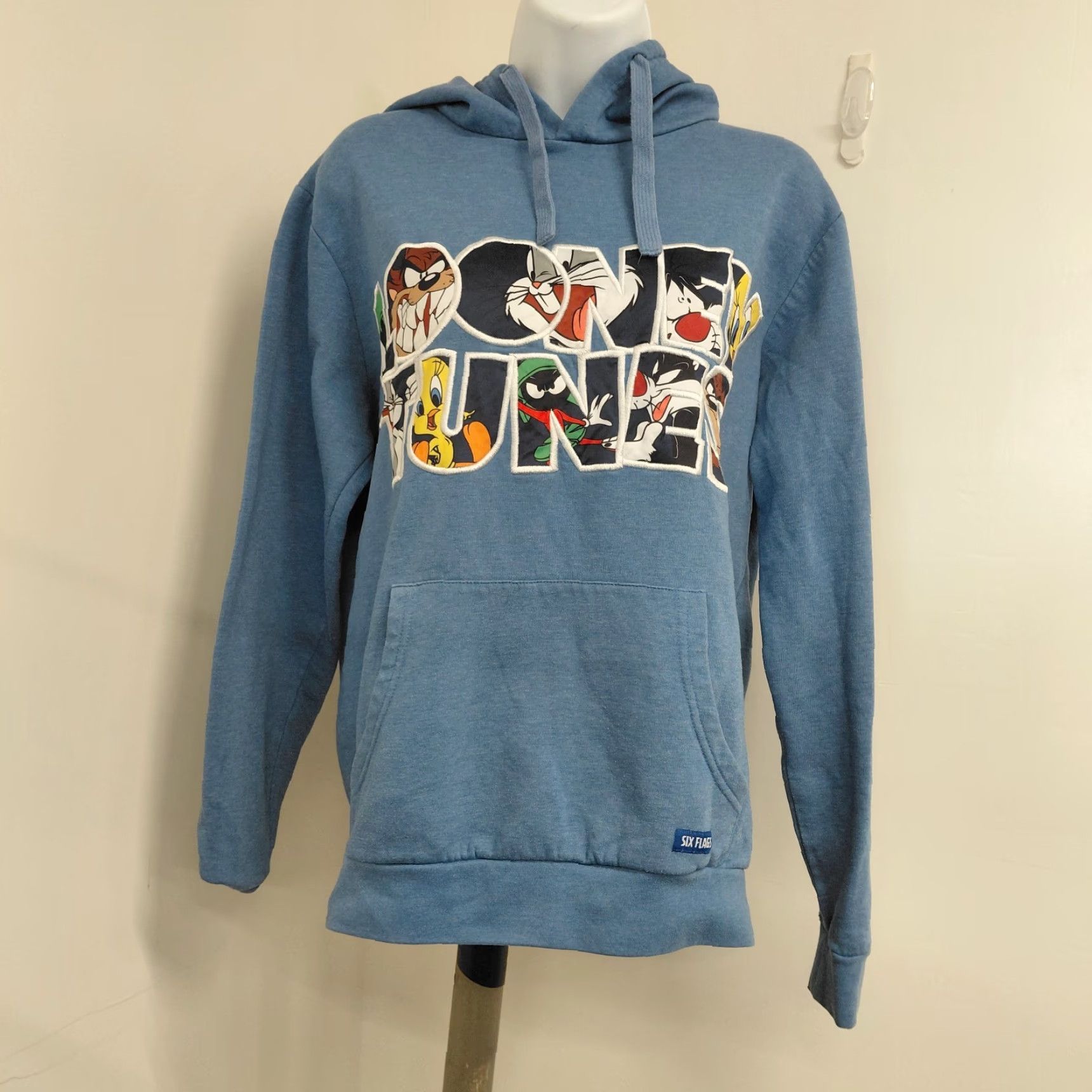Vintage Six Flags Looney Tunes Hoodie Unisex Medium Blue Graphic Cartoon Pullover Taz Hoodie Pullover Cartoon Six Flags Mens Boys? Size US M / EU 48-50 / 2 - 2 Thumbnail
