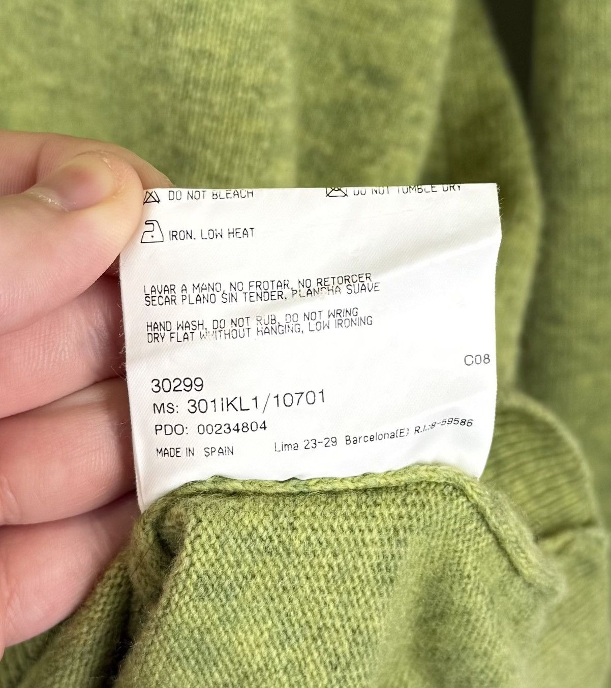 Burberry Thomas Burberry V-neck Jumper Sweater Long Sleeve Wool Nylon Size US XL / EU 56 / 4 - 5 Thumbnail