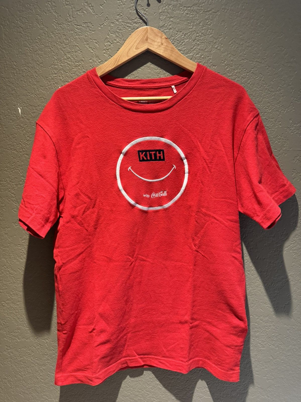Kith Kith x Coca-Cola Box Logo Smile TShirt Medium Size US M / EU 48-50 / 2 - 1 Thumbnail