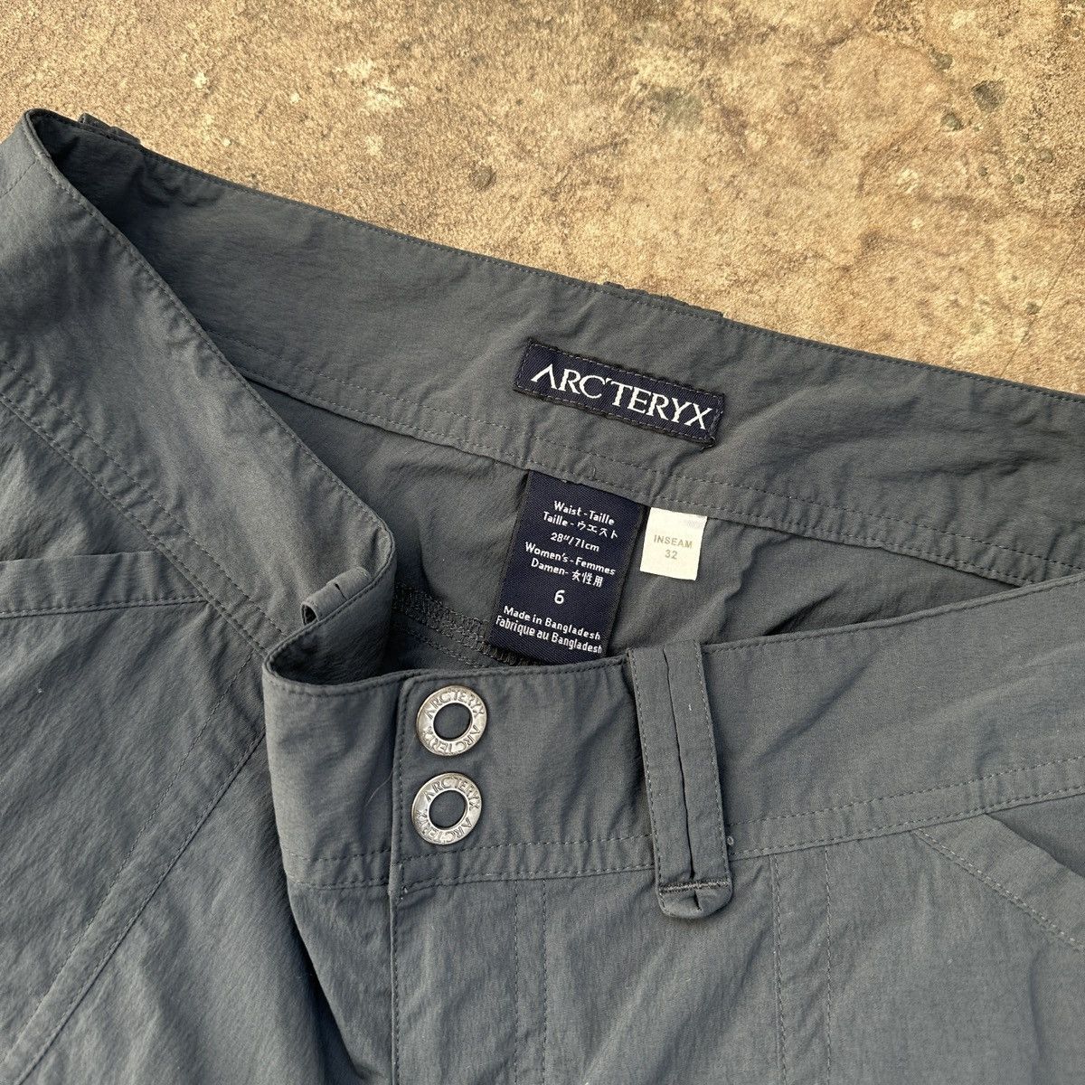 Arc'teryx Vintage Arcteryx Nylon Gorpcore Throusers Size 28" / US 6 / IT 42 - 4 Thumbnail