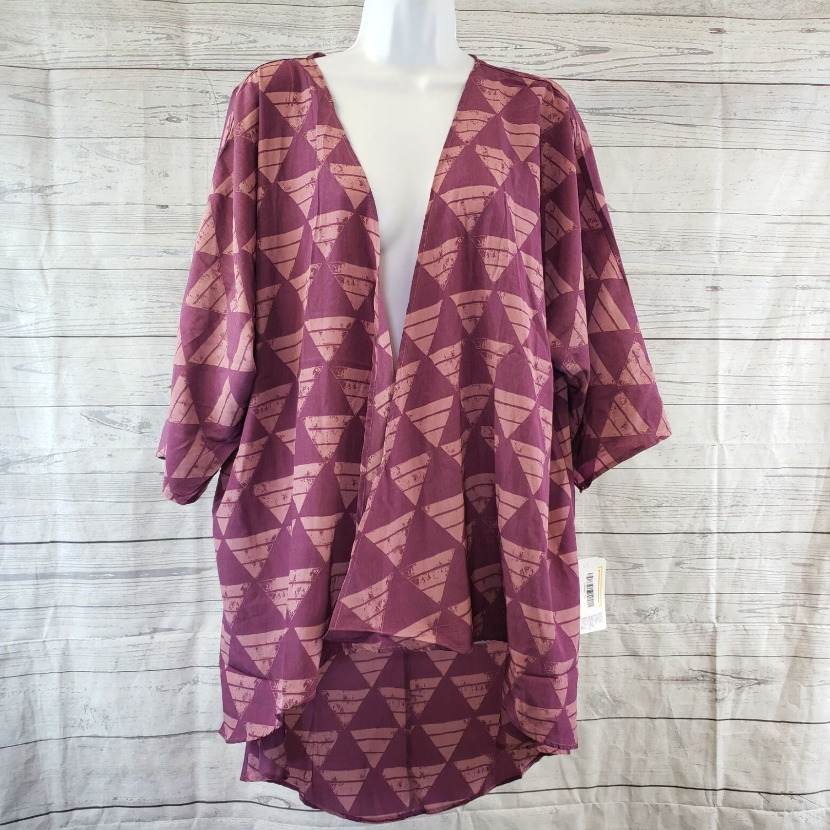 Vintage VINTAGE LuLaRoe Lindsay Blouse Geometric Purple M Womens Size M / US 6-8 / IT 42-44 - 2 Thumbnail