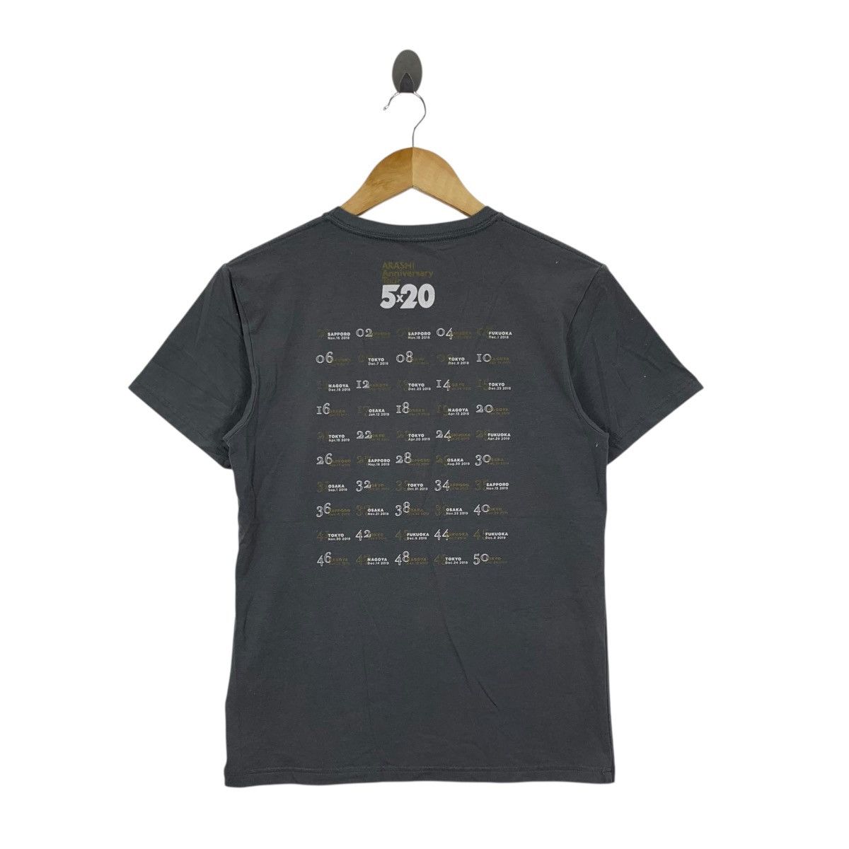 Japanese Brand ARASHI ANNIVERSARY TOUR 5x20 Japanese Band Rock Short Shirt Size US S / EU 44-46 / 1 - 4 Thumbnail