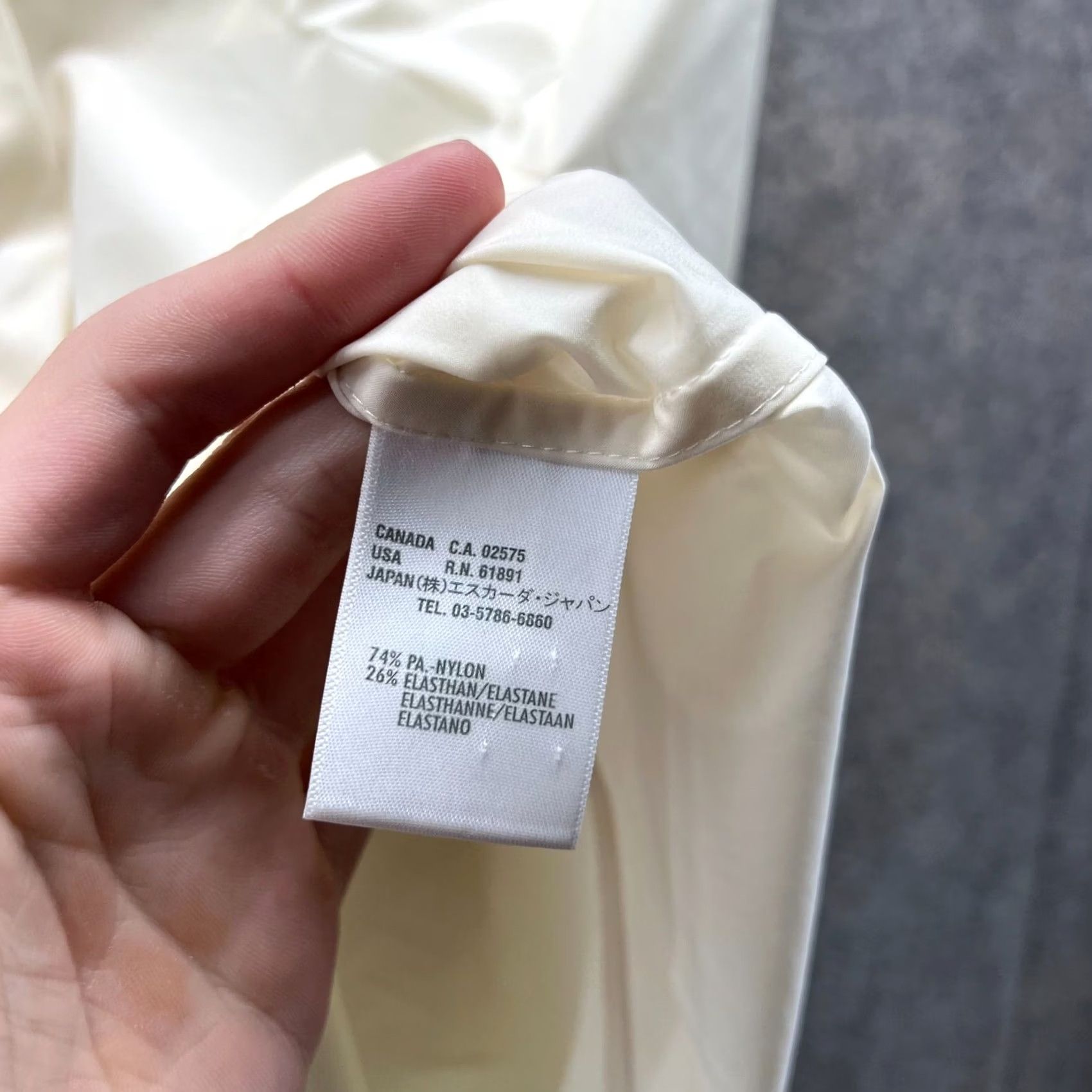 Escada VINTAGE Escada Shirt Women 38 Button-Down Nylon Preppy Yellow Long Sleeve Collared Shirt Womens Regular Size 38 Yellow Button-Up Size XS / US 0-2 / IT 36-38 - 4 Thumbnail