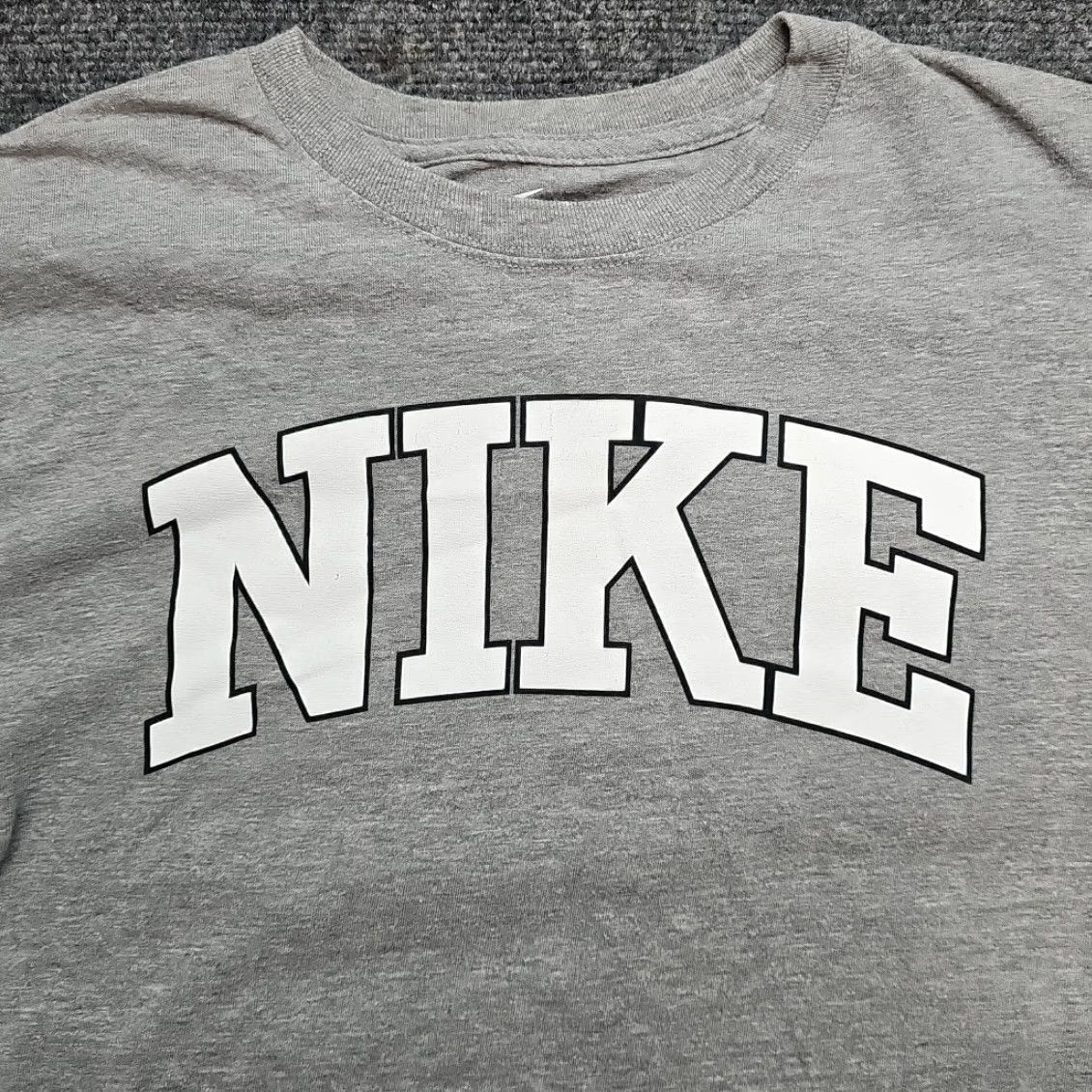 Nike Nike Tee Collage Arch T-shirt Men Large Grey Athletic Cut Street Shirt Size US L / EU 52-54 / 3 - 2 Thumbnail
