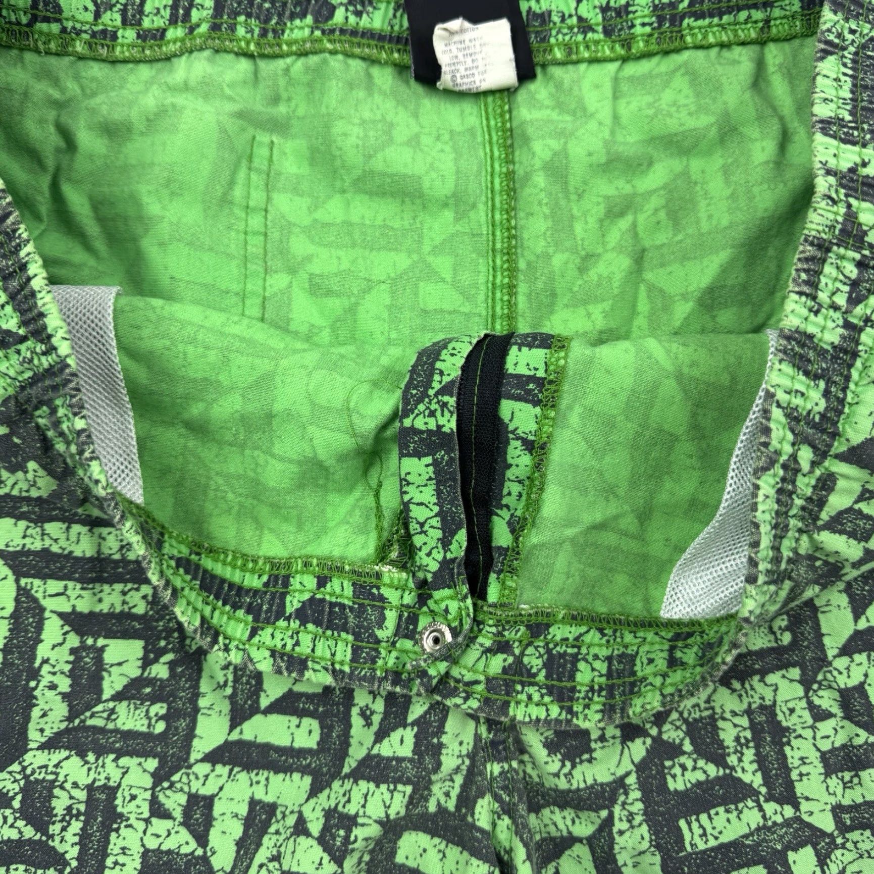 Vintage VINTAGE Morey Boogie Shorts Men Adult Medium Surfing Beach Hipster 1980s Green Geometric Pockets 34 Inseam 4 in USA Size US 31 - 3 Thumbnail