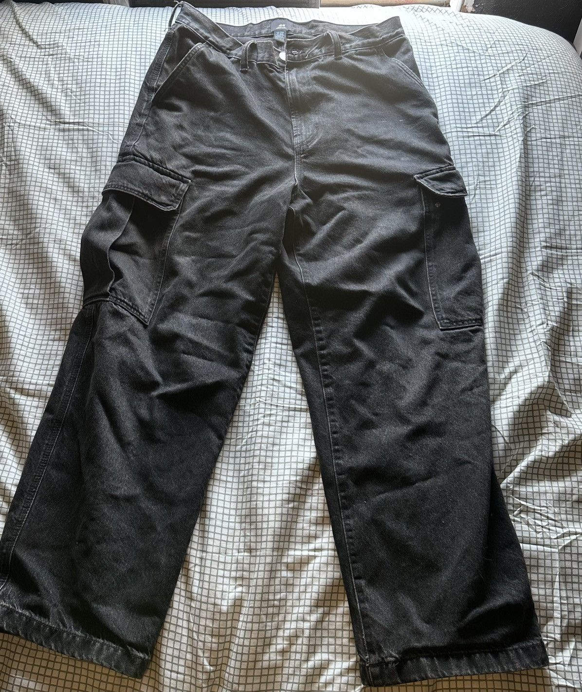 H&M black h&m cargo pants Size US 34 / EU 50 - 1 Thumbnail