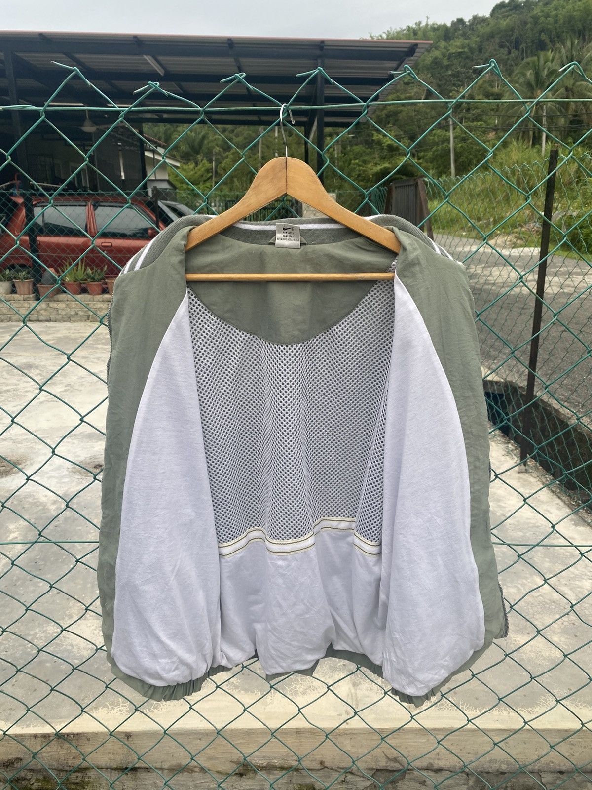 Nike Distressed Vintage 90’s Nike court thermal jacket Size US L / EU 52-54 / 3 - 3 Thumbnail