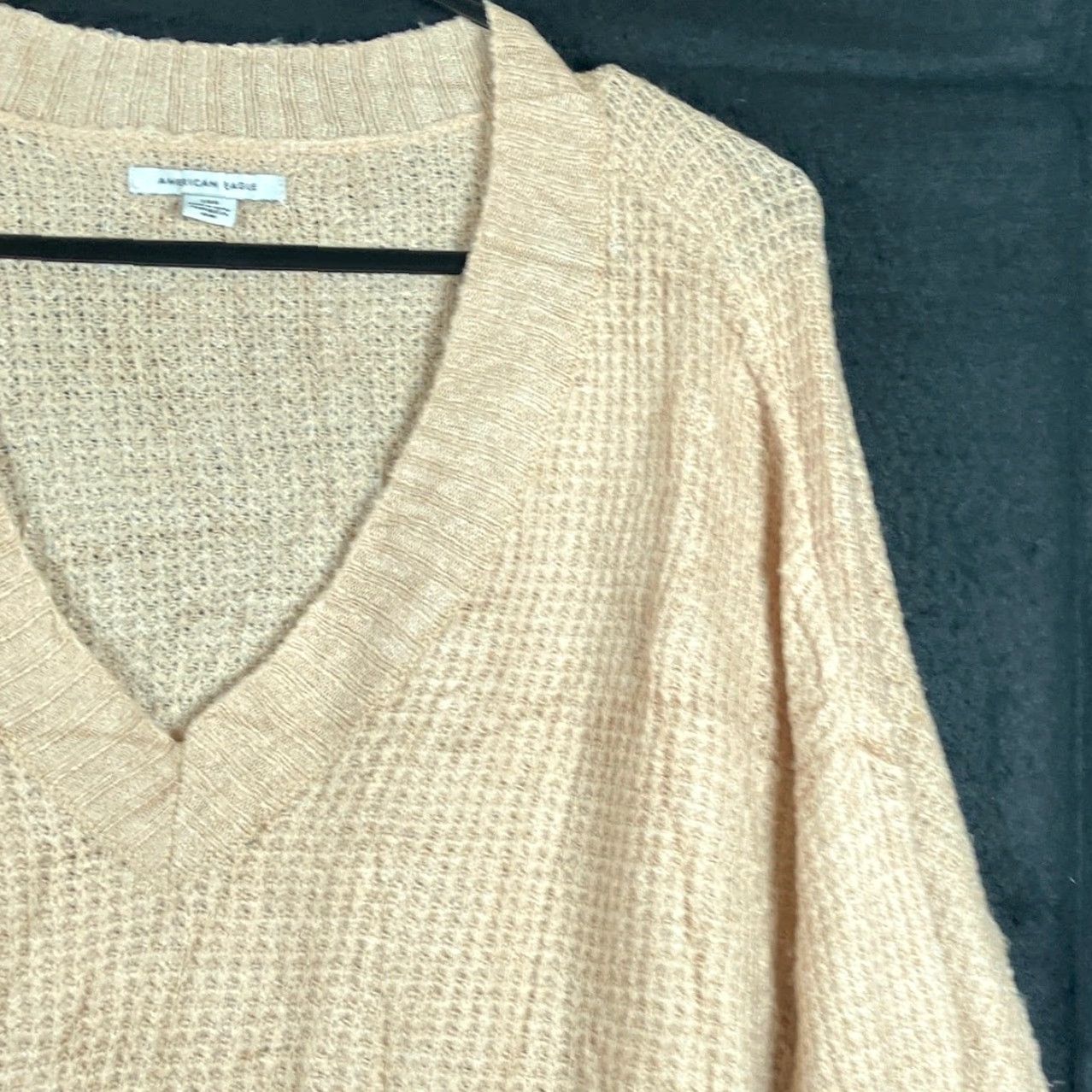 American Eagle Outfitters American Eagle Womens Sweater Beige V Neck Oversized Knit Large Size L Block Description: Pullover, Solid, Long Sleeve, Regular Fit Size L / US 10 / IT 46 - 5 Thumbnail
