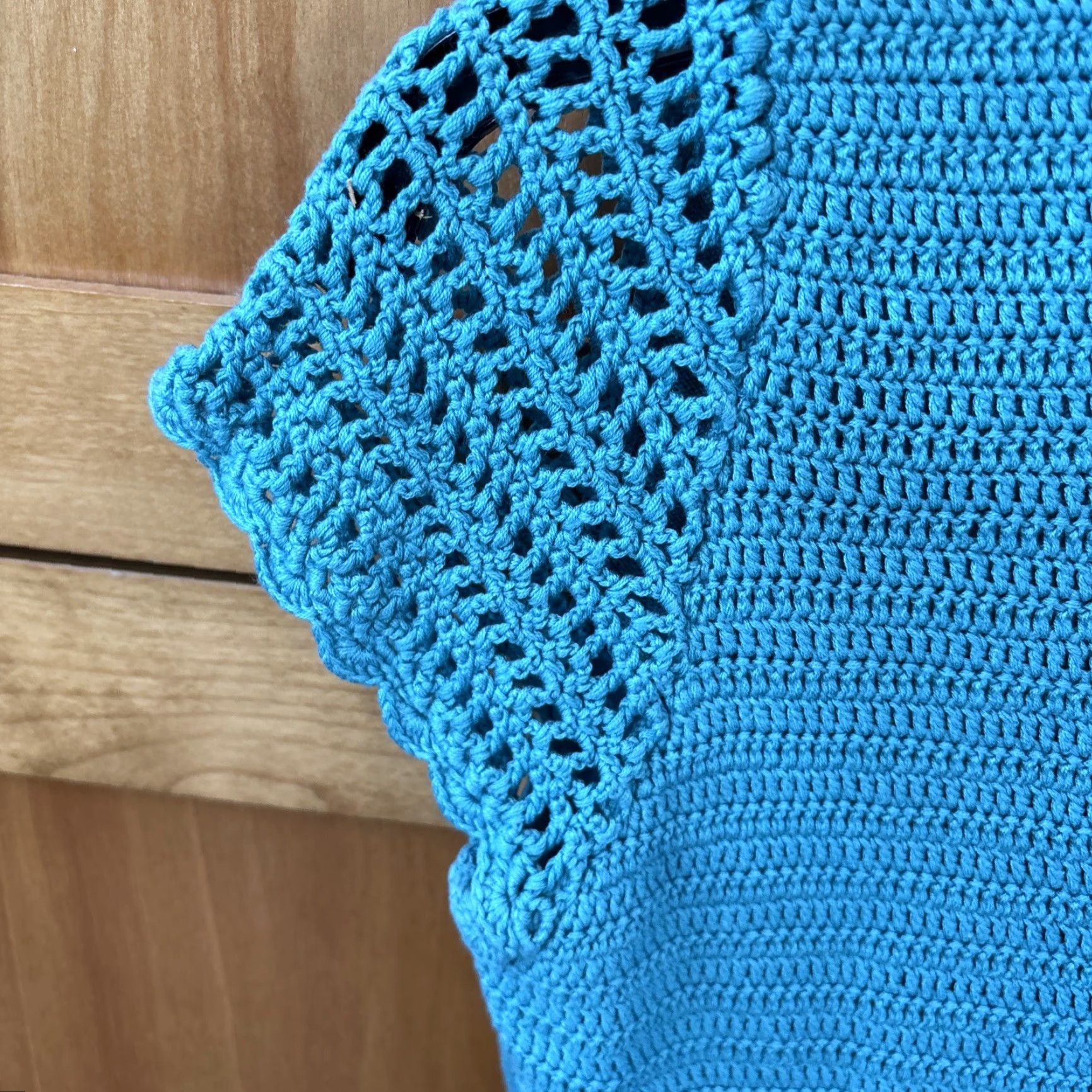 Vintage R.Q.T. Women Top Crochet V Neck Aqua Acrylic 16x21” Y2K Short Cap Sleeve S Blouse Vintage Classic Size S / US 4 / IT 40 - 5 Thumbnail