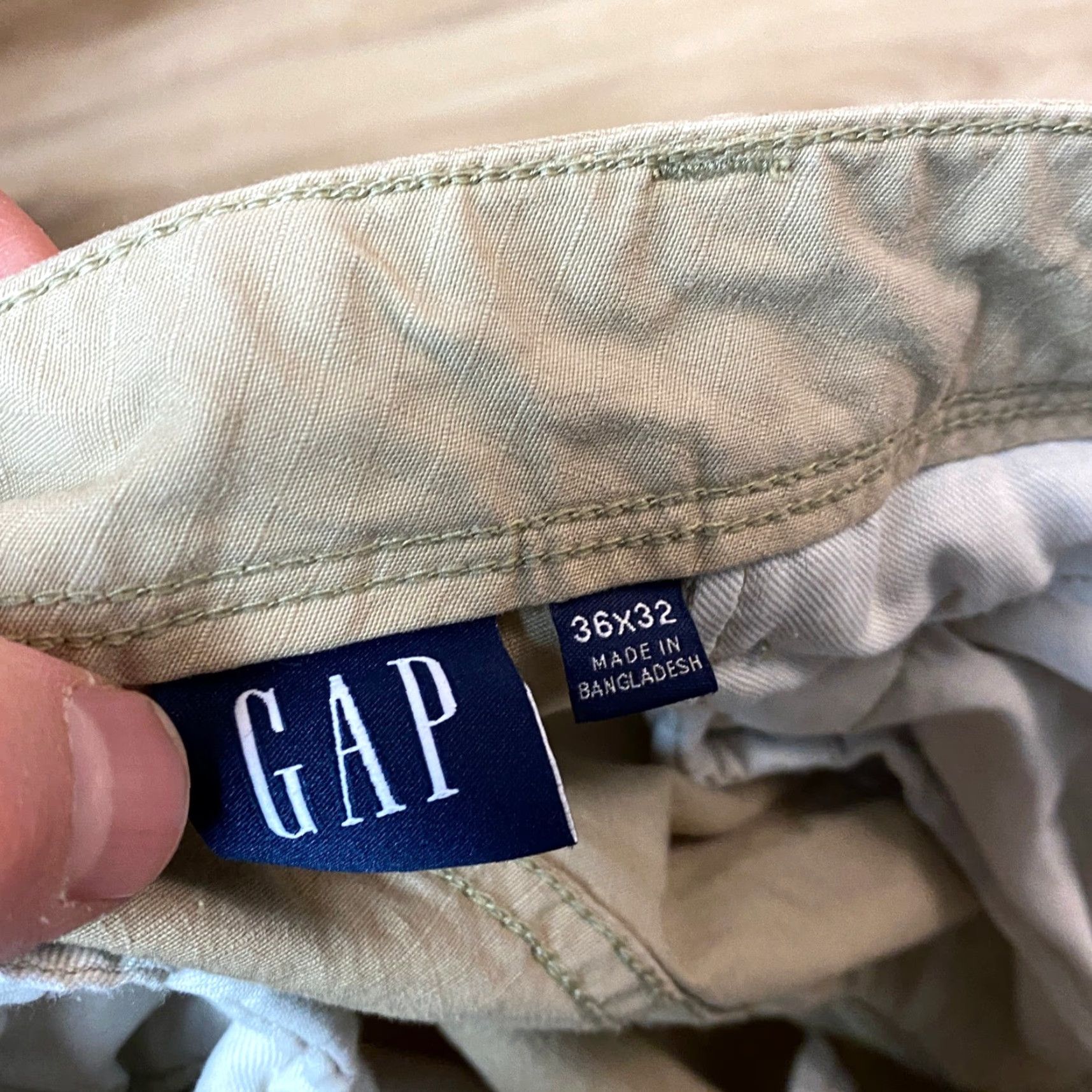 Gap Gap Cargo Pants Mens 36x32 Tan Khaki Straight Leg Workwear Casual Utility Pants Mens 36 Beige Cotton Blend Cargo Pocket Pants Mens Regular Mens Size US 36 / EU 52 - 2 Thumbnail