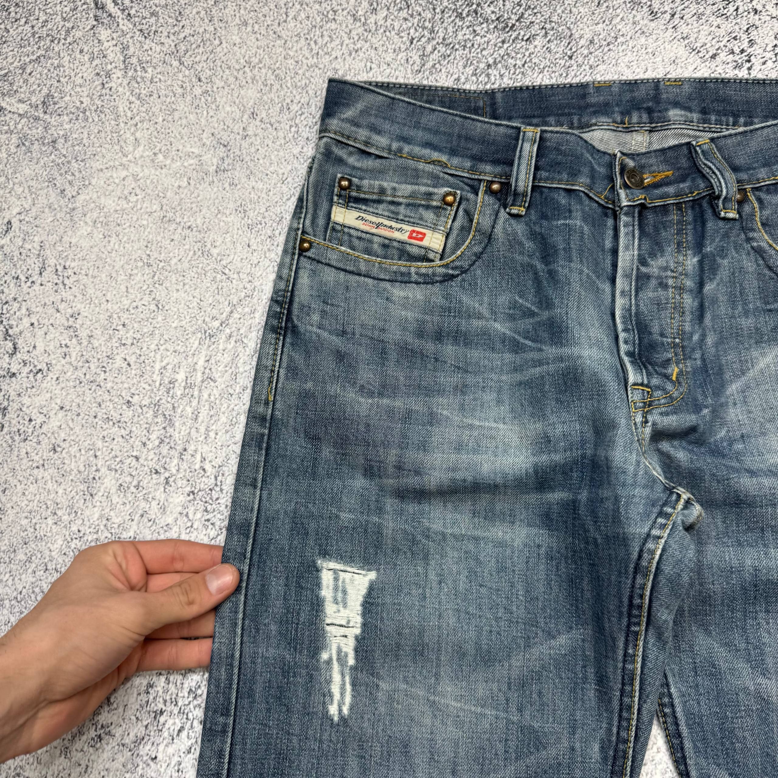 Diesel Diesel Industry BaggyFaded Big Logo Denim Jeans Mens Size 34 Size US 34 / EU 50 - 6 Thumbnail
