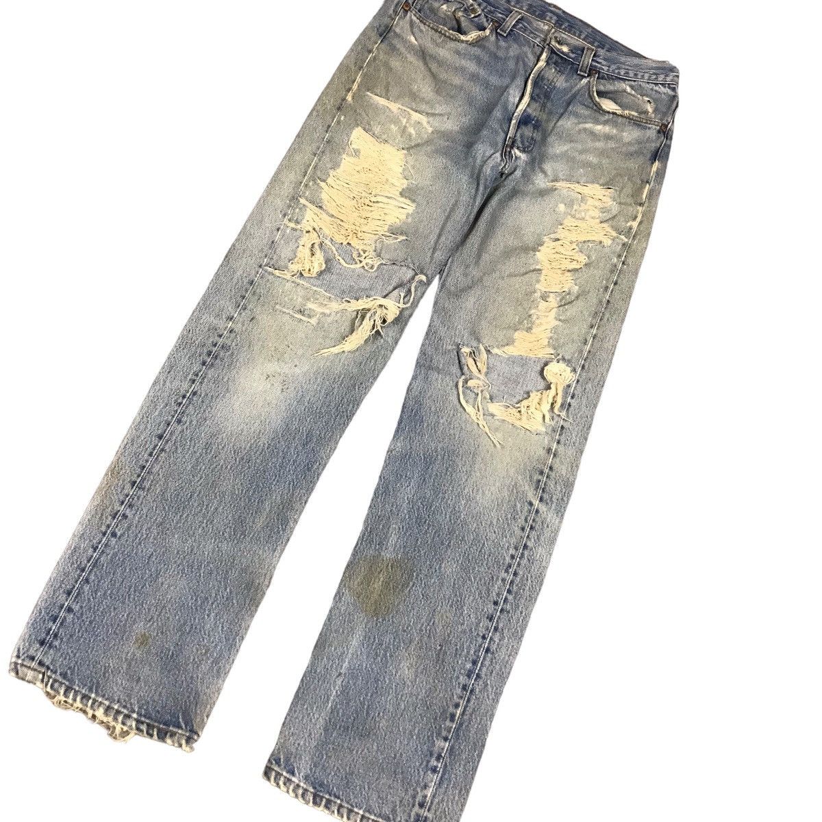 30x31 VINTAGE LEVIS 501 DISTRESSED DENIM PANTS