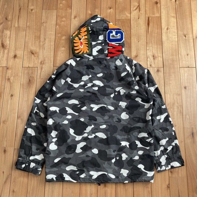 Bape 💫Glow in the dark💫 BAPE City Camo Shark Snowboard Jacket APE Size US L / EU 52-54 / 3 - 3 Thumbnail