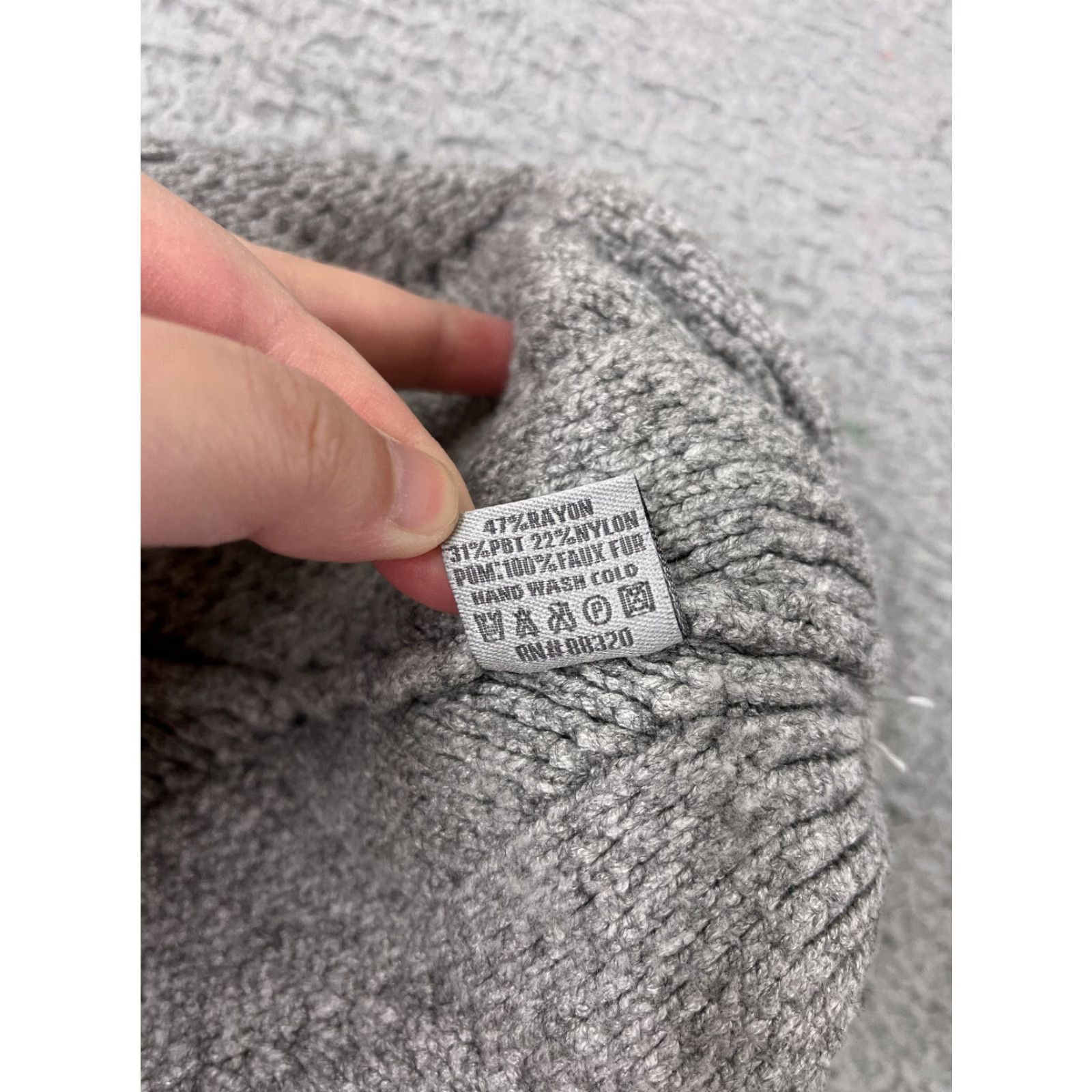 Vintage C.C Exclusive Beanie Womens One Size Gray Knit Rayon Blend Faux Fur Pom Size ONE SIZE - 8 Thumbnail