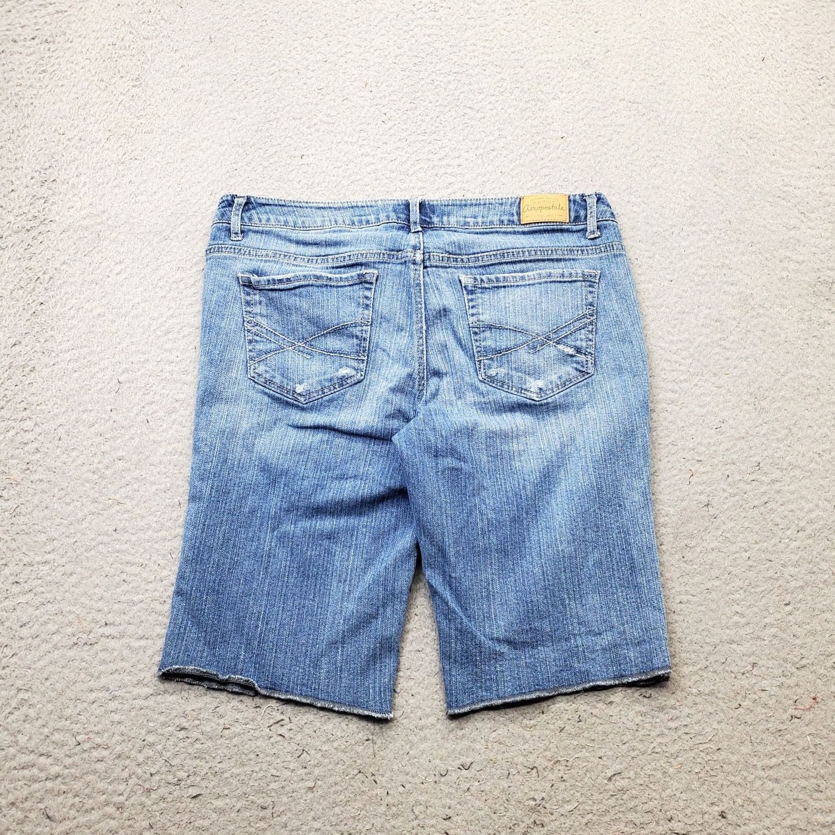 Vintage Aéropostale Bermuda Shorts Womens 12 Blue Denim Faded Distressed Raw Hem Size 34" / US 12 / IT 48 - 2 Thumbnail