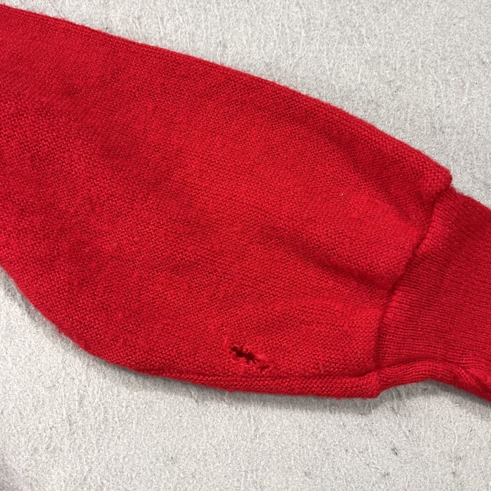 Izod VINTAGE Izod Lacoste Cardigan Sweater Mens L Red Acrylic Knit 80s 90s Golf Walking Size US L / EU 52-54 / 3 - 4 Thumbnail