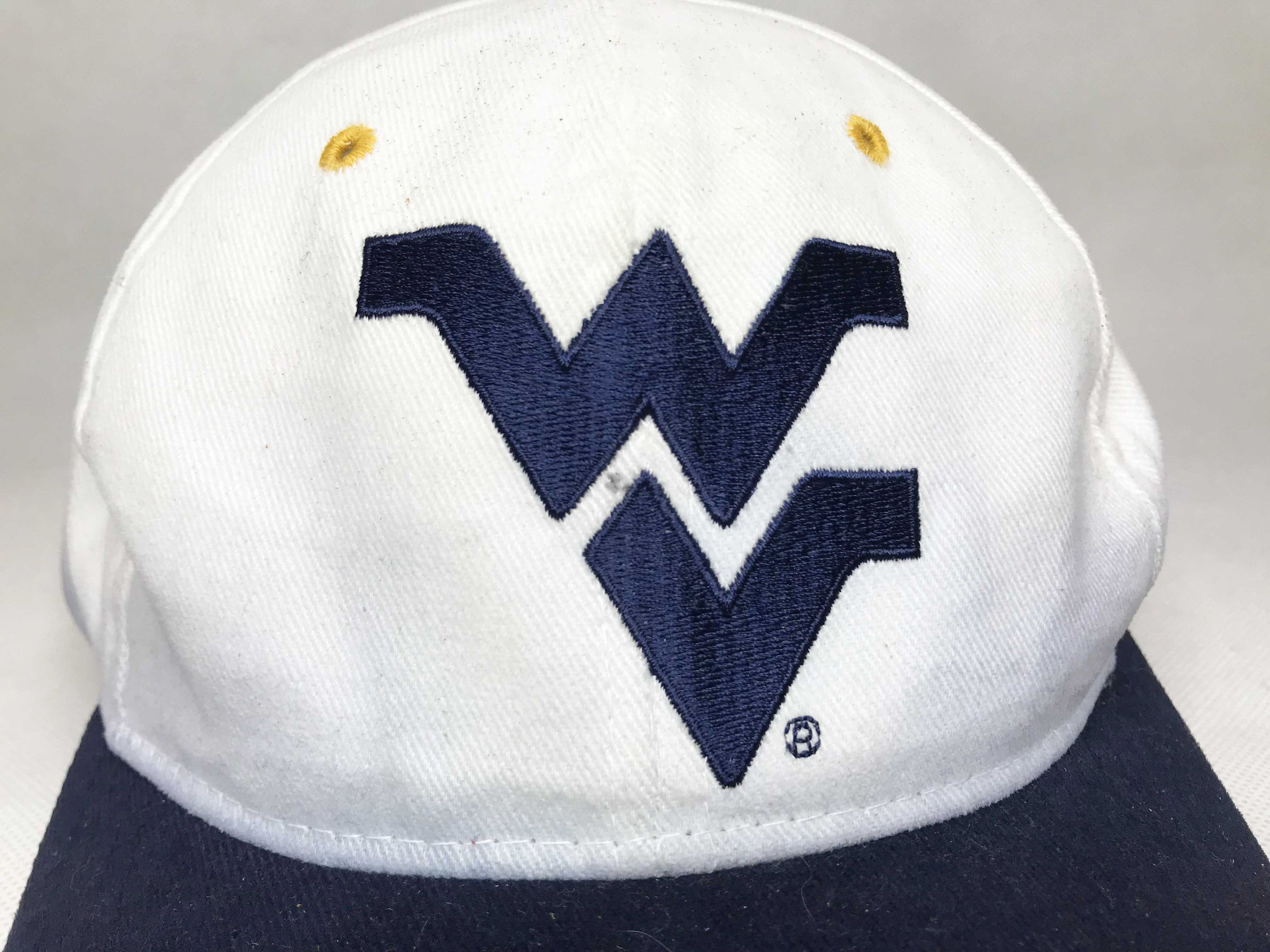 NCAA × Starter × Vintage Vintage Starter West Virginia Mountaineers WV Snapback Cap Size ONE SIZE - 2 Thumbnail