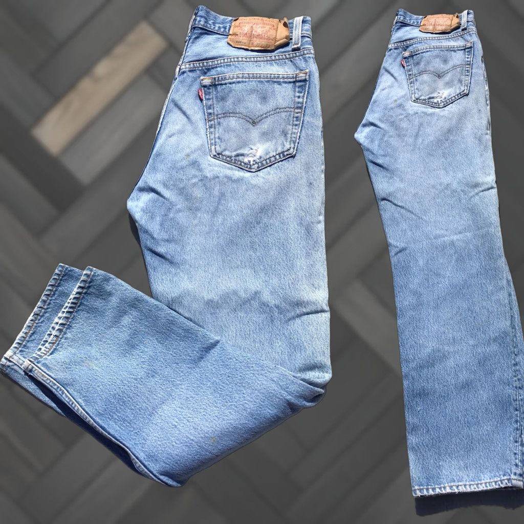 Vintage VINTAGE Levi’s 501 Jeans Button Fly 35 33 Measure 31.5 x 29.25 Distressed Blue Denim Made in USA Mens/Womens Jeans 501xx Size US 30 / EU 46 - 1 Thumbnail