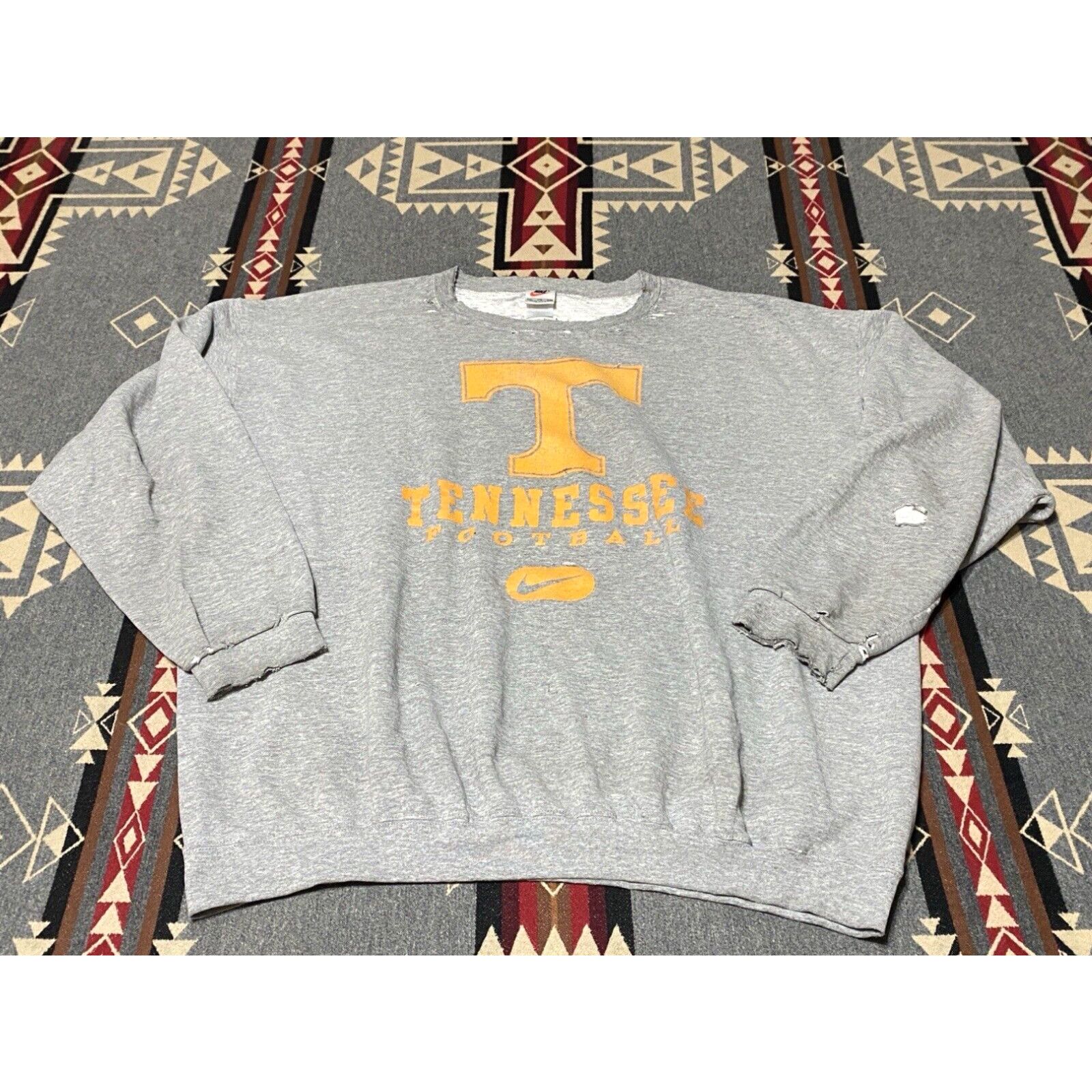 image of Nike Gray Tag Sweatshirt Tennessee Volunteers Football Usa 2Xl 90's Distressed 67 in White, Men's