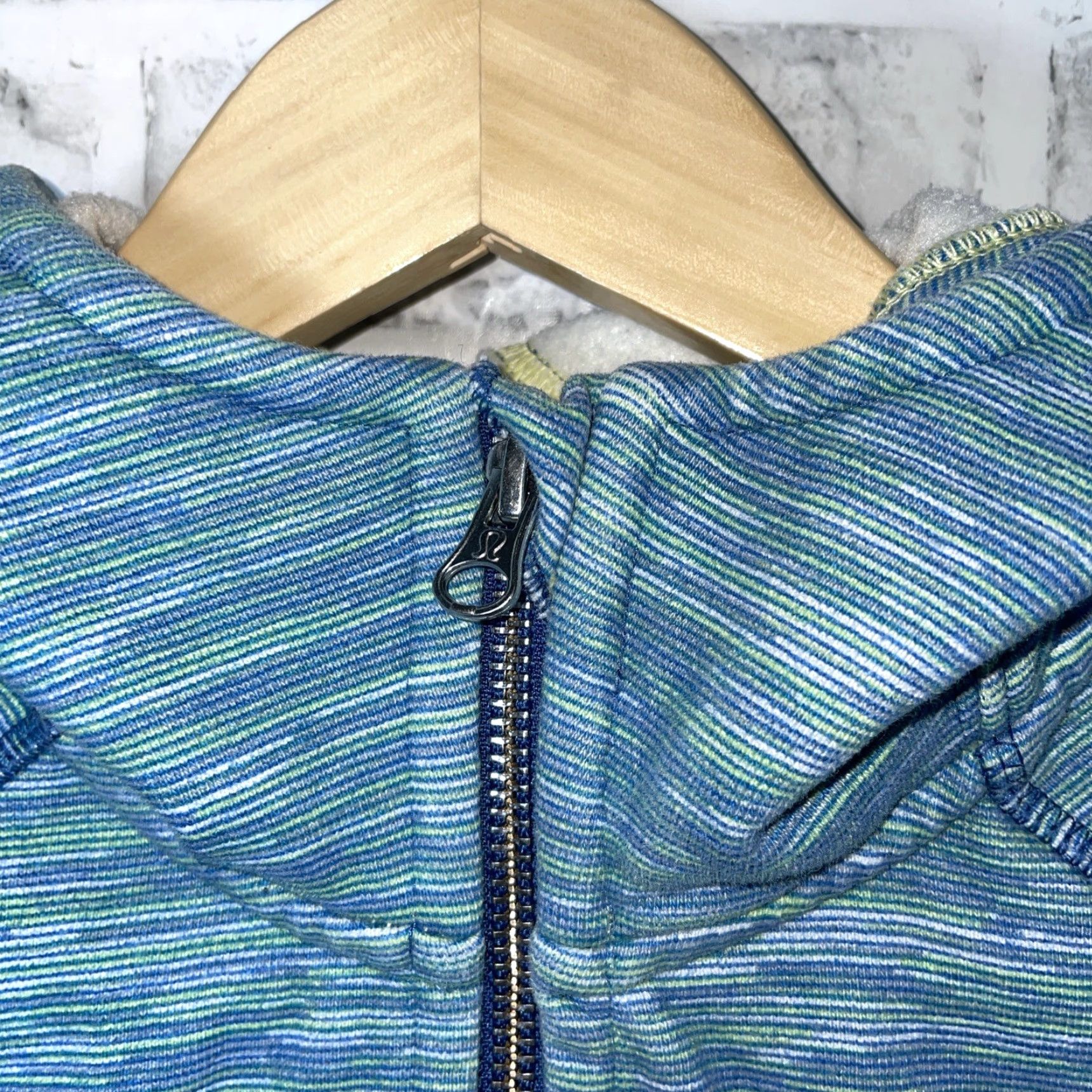 Lululemon Lululemon Hoodie Womens Size 6 Blue Athletic Zip Up Size M / US 6-8 / IT 42-44 - 5 Thumbnail