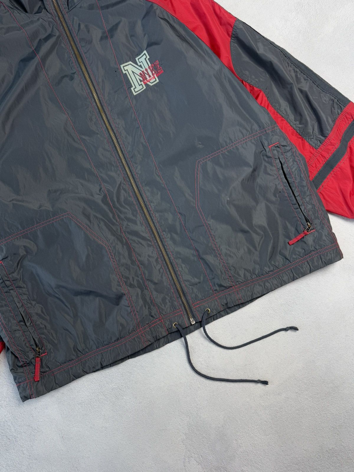 Nike Vintage 90s Nike Beaverton Oregon Nylon Track Jacket Size US L / EU 52-54 / 3 - 4 Thumbnail