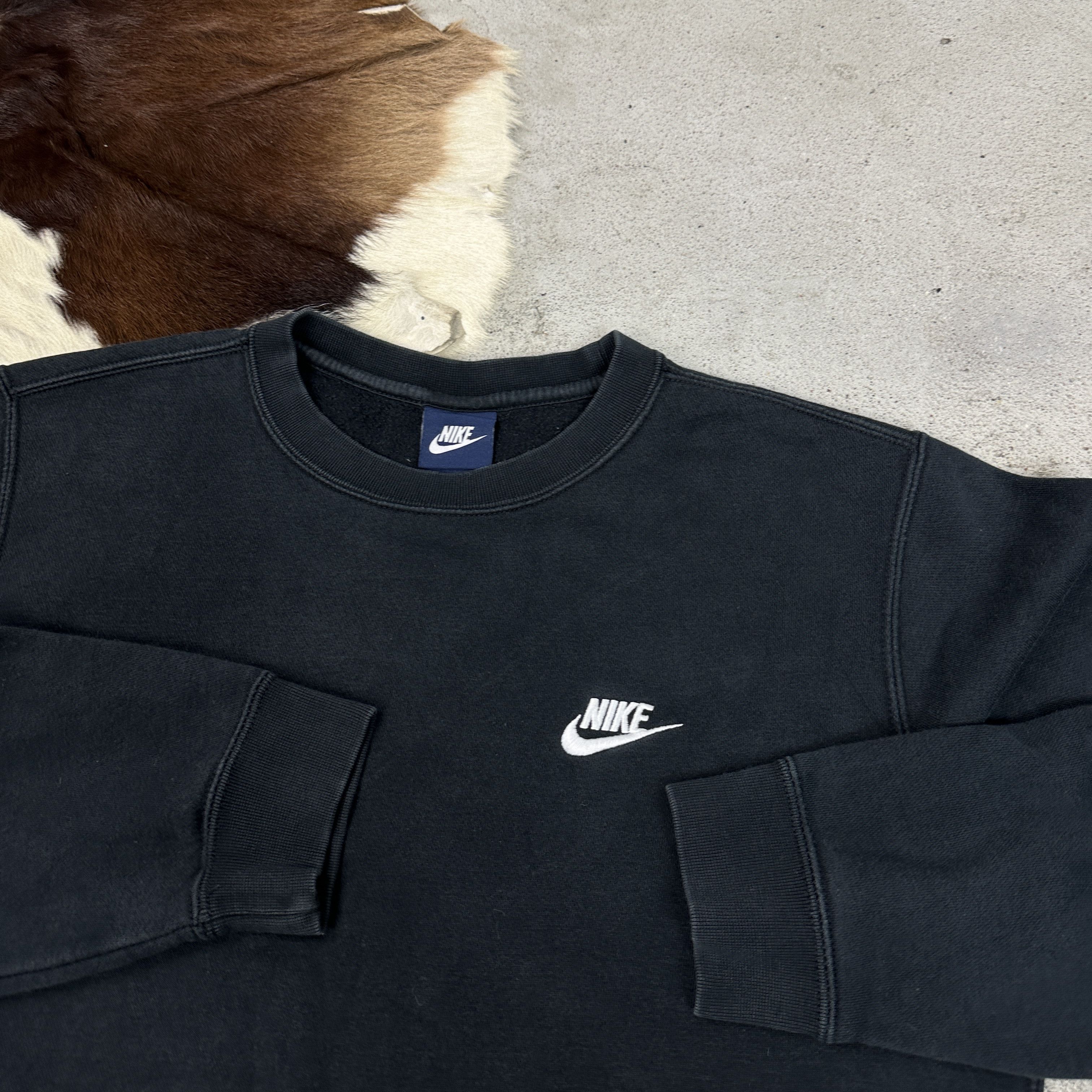 Nike × Vintage Vintage Streetwear Sporty Nike Classic Logo Sweatshirt 00s Size US S / EU 44-46 / 1 - 3 Thumbnail