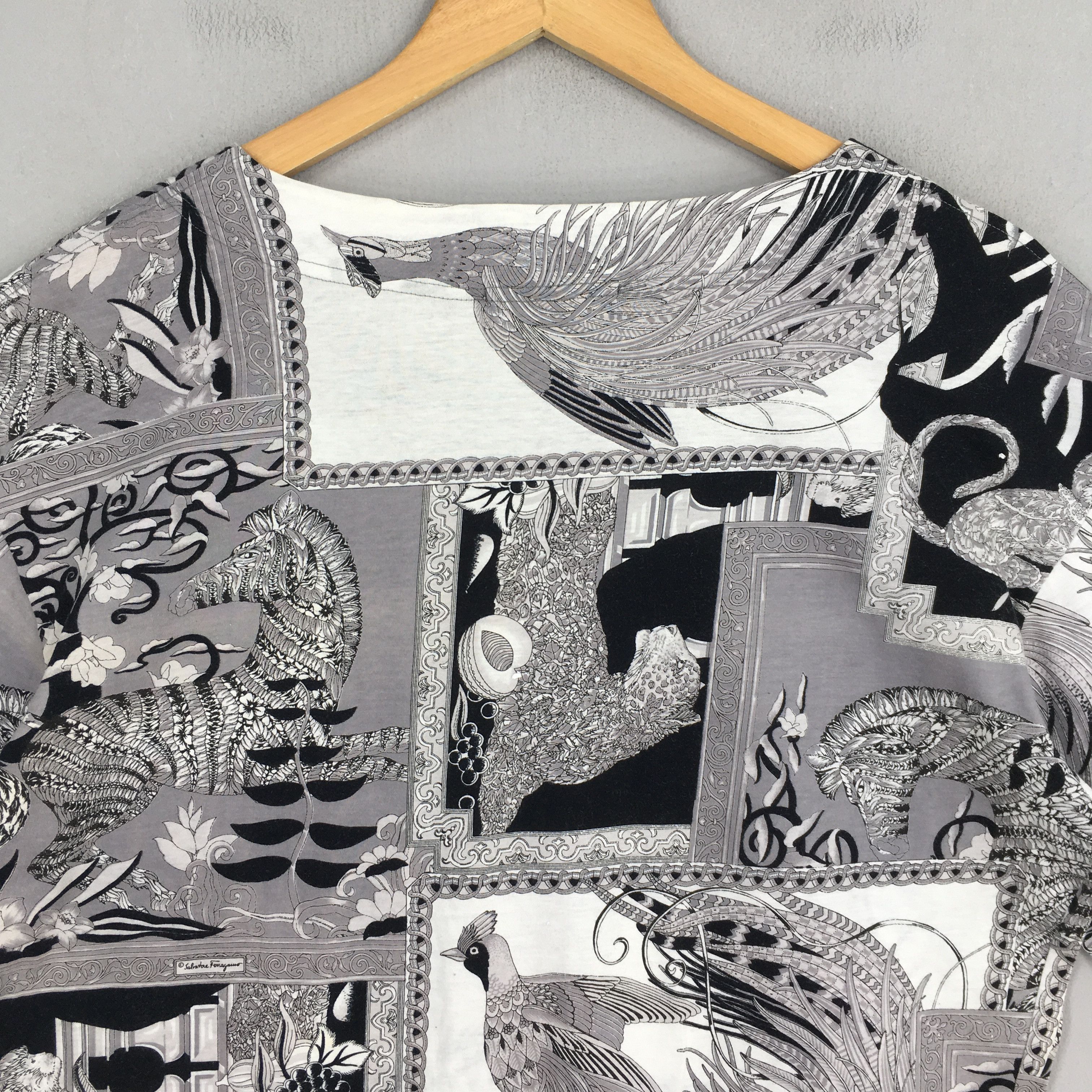 Salvatore Ferragamo Salvatore Ferragamo Italy Phoenix Bird Artwork T shirt Small Size US S / EU 44-46 / 1 - 7 Thumbnail