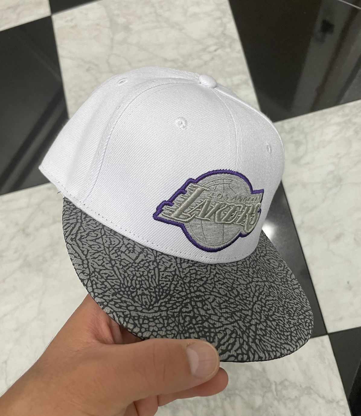 NBA 🔥Exclusive Lakers Adjustable hat Size ONE SIZE - 1 Thumbnail