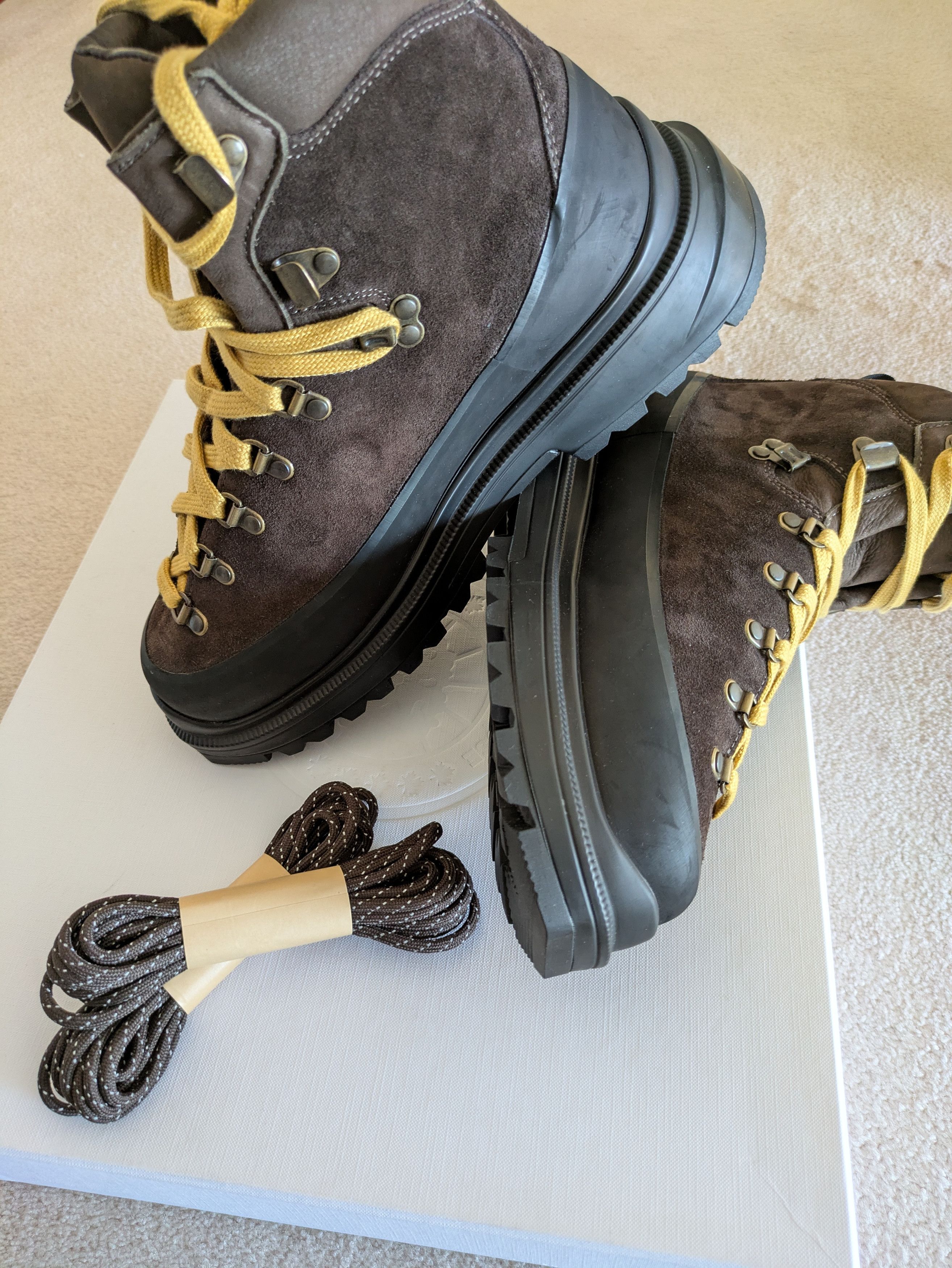 Canada Goose Journey Boot in Walnet/Black, US10/EU43 Size US 10 / EU 43 - 13 Thumbnail