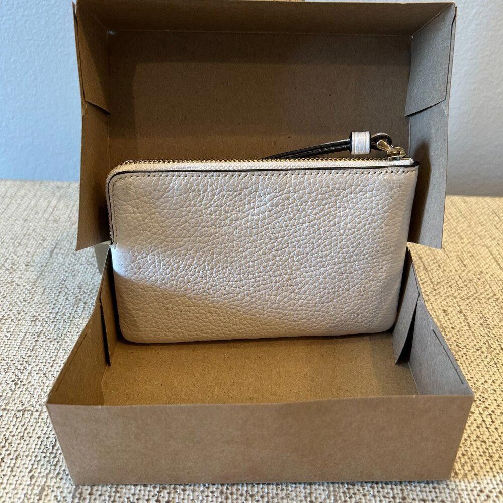 Coach COACH Corner Zip Wristlet Pebble Leather in Chalk/Vanilla Size ONE SIZE - 2 Thumbnail