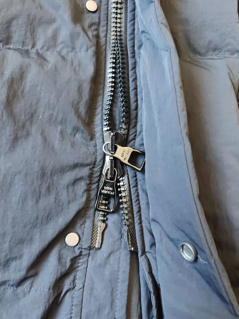 Louis Vuitton Louis Vuitton Down Jacket 2505-Nextarrow Size US L / EU 52-54 / 3 - 8 Thumbnail