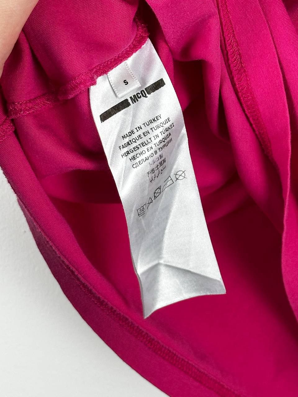 Alexander McQueen × MCQ Alexander Mcquine MCQ Pink Big Logo T Shirt Size S / US 4 / IT 40 - 9 Thumbnail