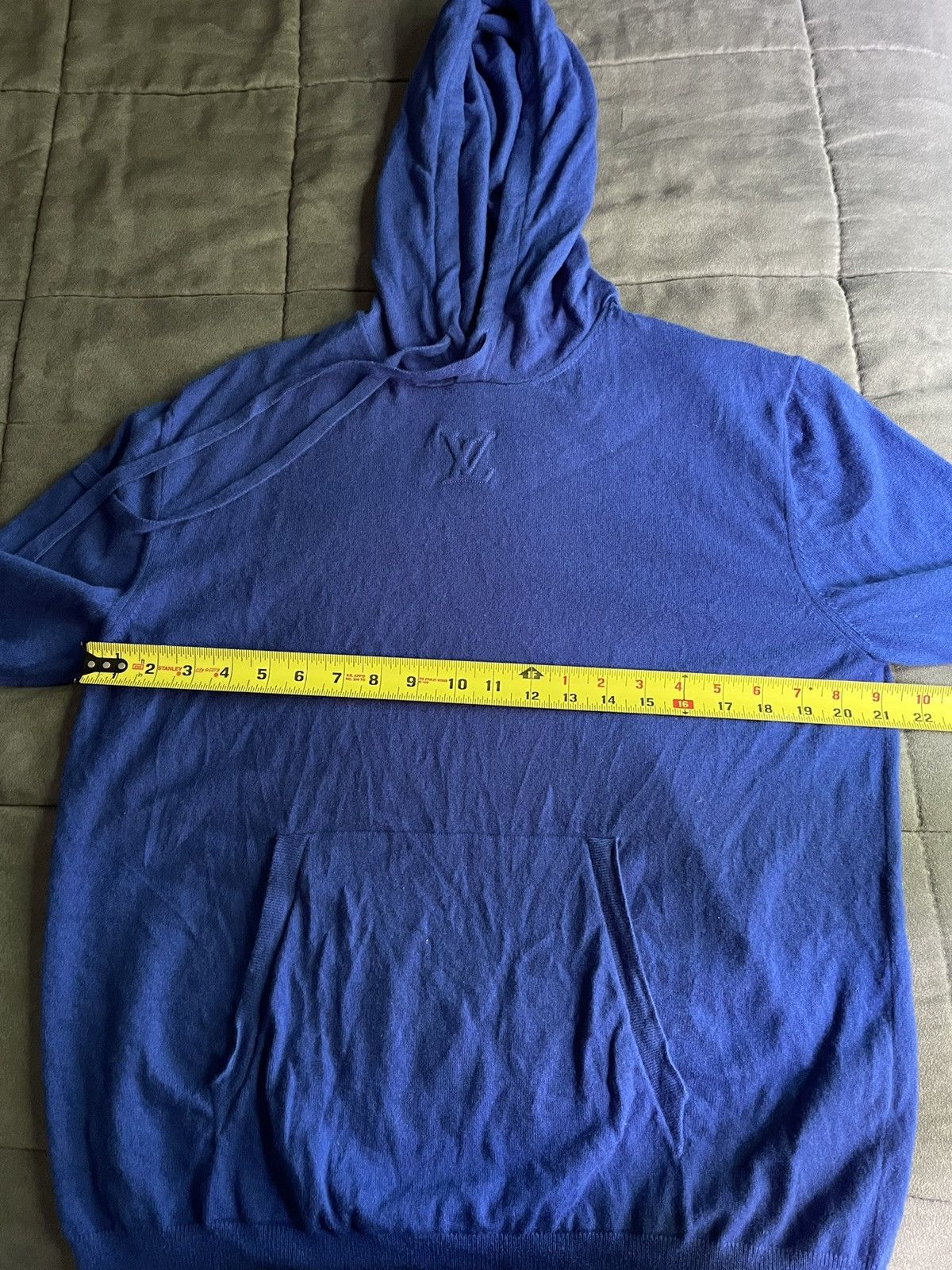 Louis Vuitton Louis Vuitton LVSE Embossed Logo Cashmere Hoodie Size US XL / EU 56 / 4 - 6 Thumbnail