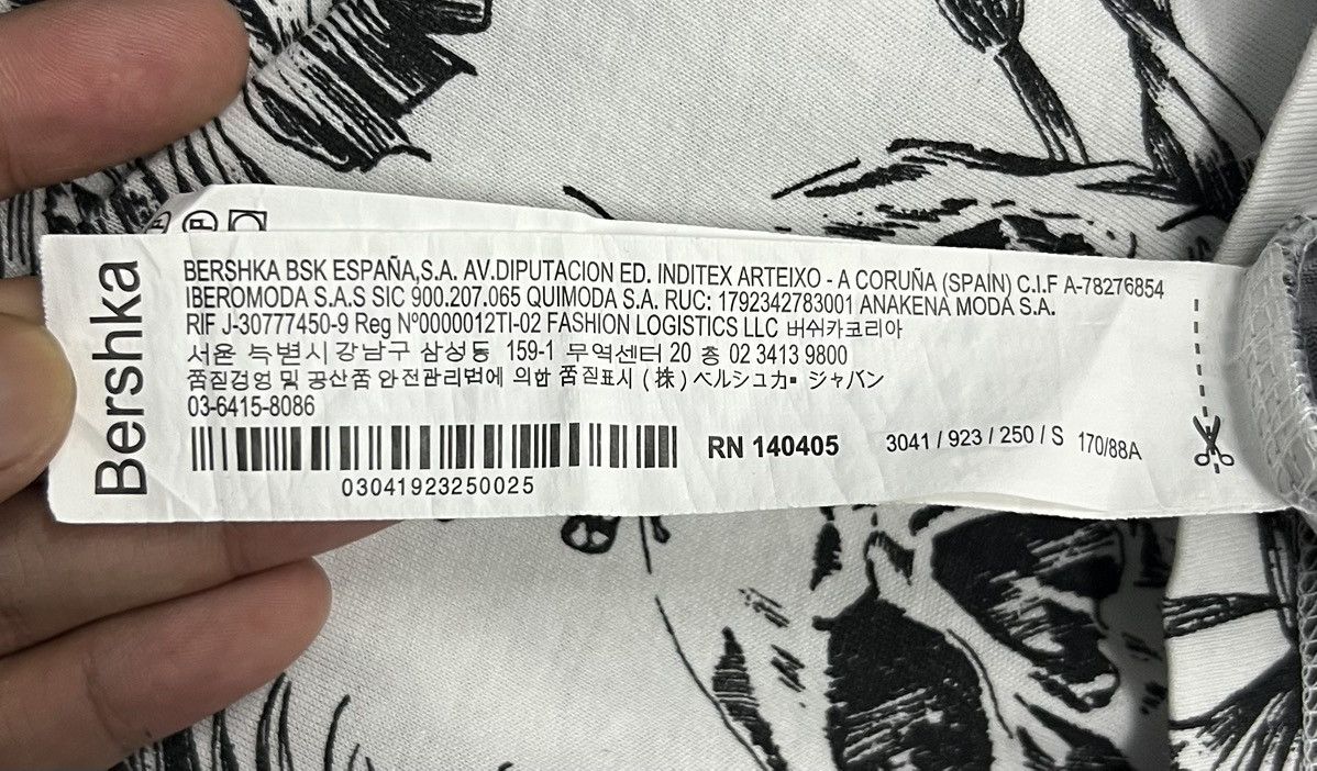 Bershka BERSHKA FEAR IN HAWAII SHIRT Size US S / EU 44-46 / 1 - 6 Thumbnail