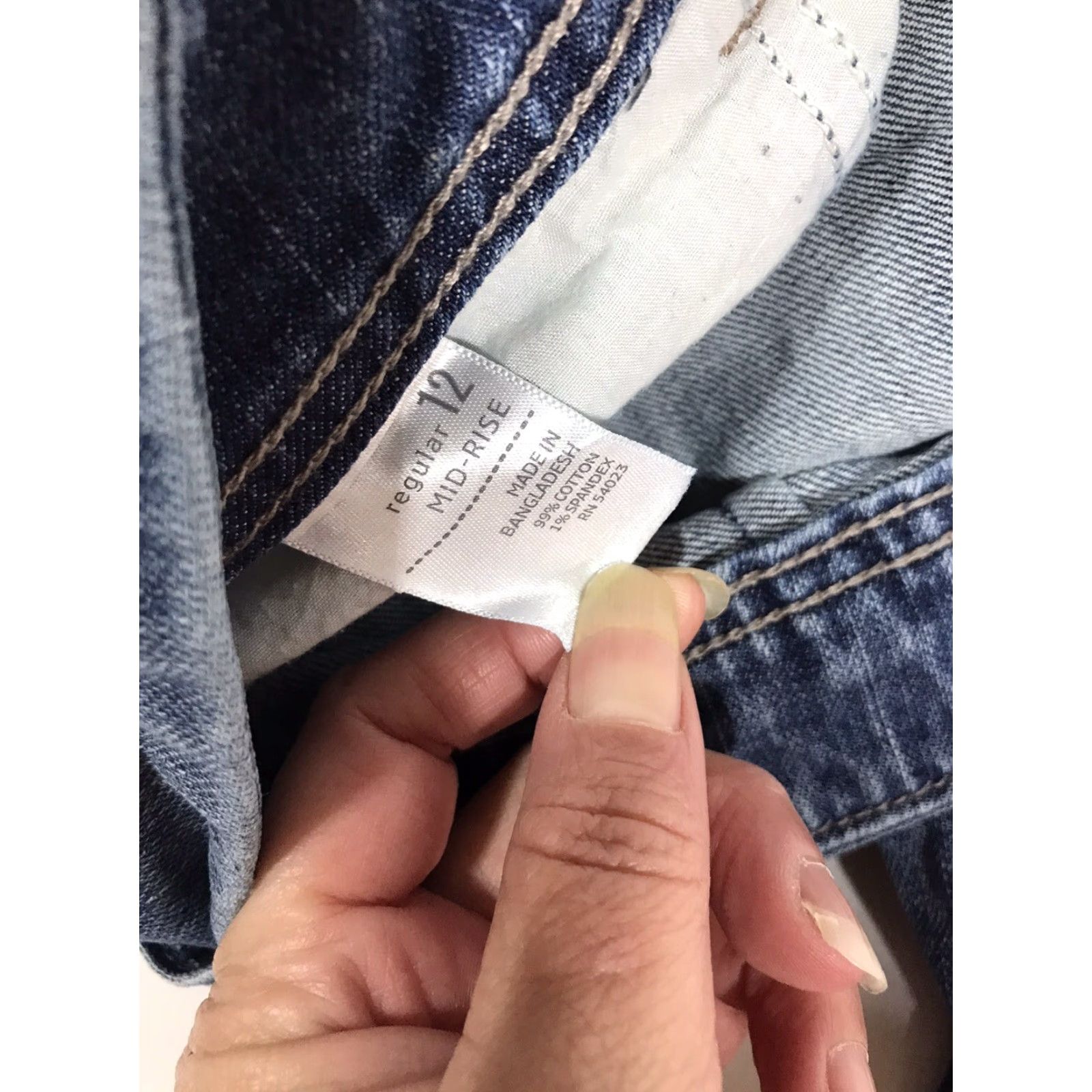 Old Navy Old Navy The Flirt Mid-Rise Wide-Leg Jeans Womens Size 12R Light Wash Blue Size 34" / US 12 / IT 48 - 3 Thumbnail