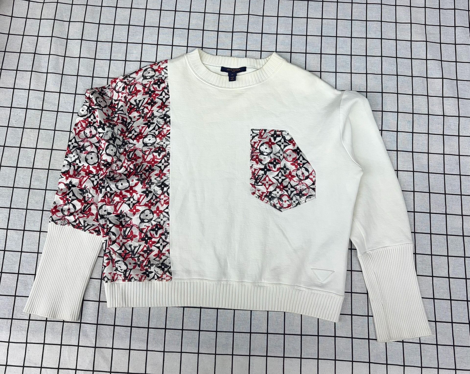 Louis Vuitton Louis Vuitton Hoodie M Women Size M / US 6-8 / IT 42-44 - 1 Thumbnail