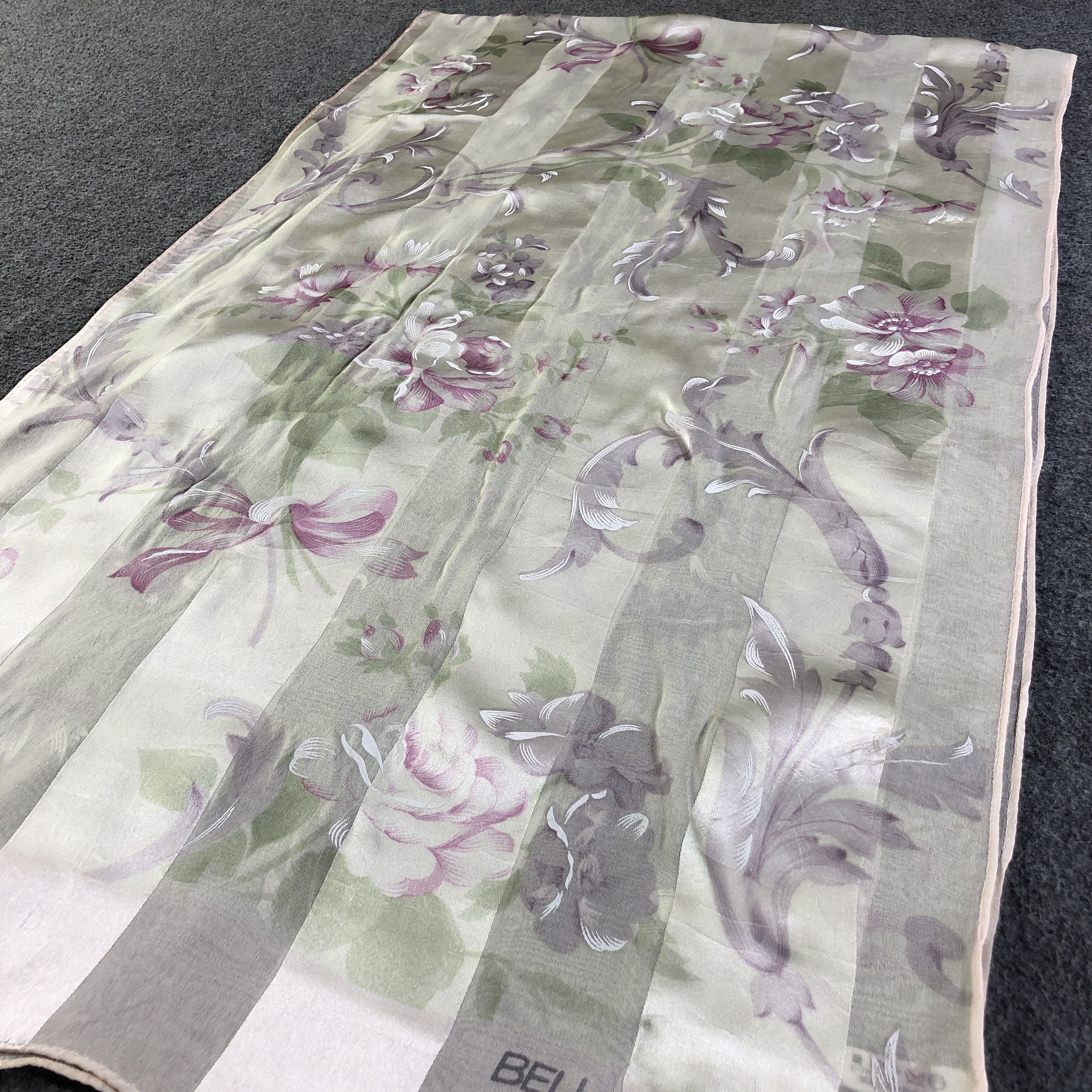 Japanese Brand Bella Rosa Floral Silk Scarf Silk Stole M970 Size ONE SIZE - 3 Thumbnail