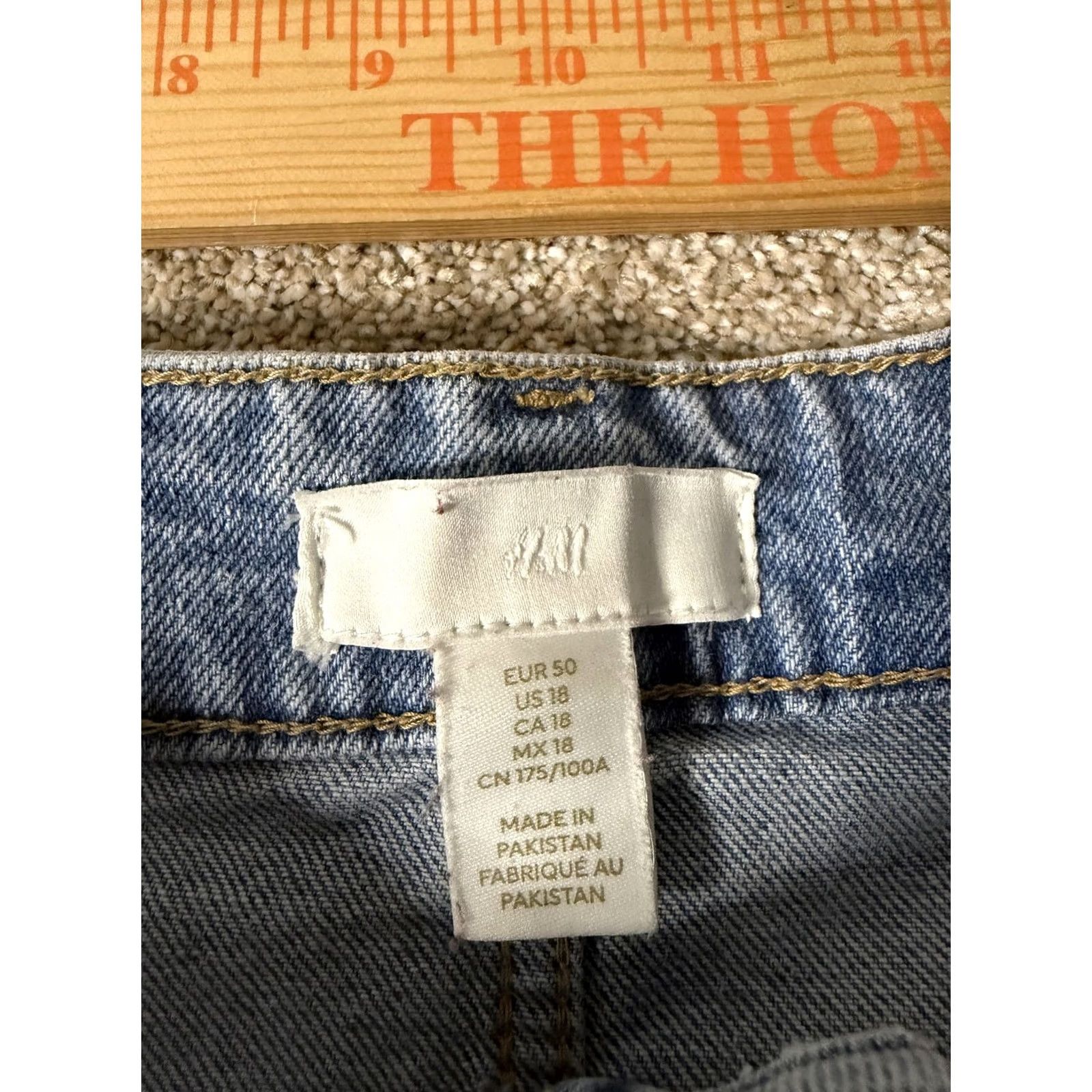 H&M H&M Jeans Womens 18 Blue Tapered Relaxed Fit High Rise Light Wash Denim Plus Size 40" / US 18 - 5 Thumbnail