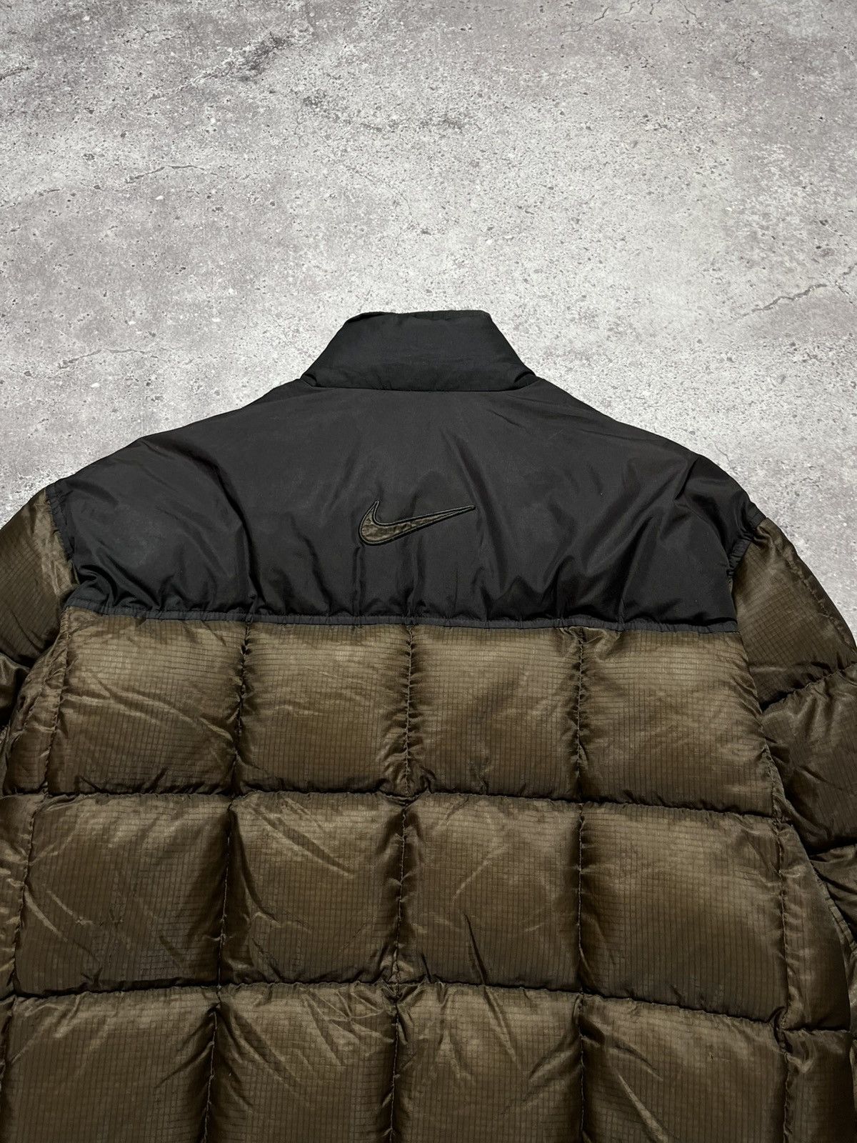 Nike Vintage 90’s NIKE Brown Gold Puffer Down Mans Y2K jacket Size US L / EU 52-54 / 3 - 13 Thumbnail