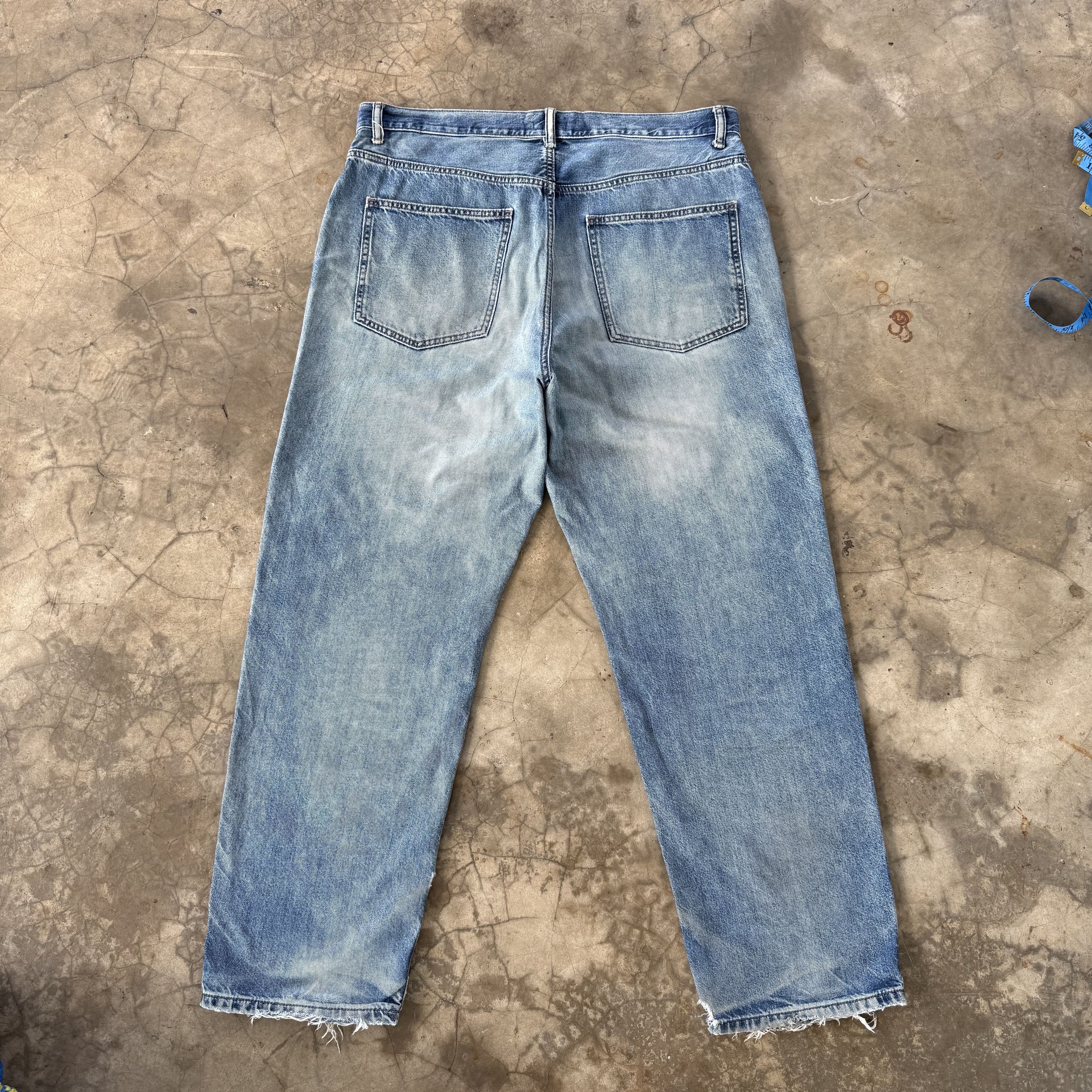 Japanese Brand Vintage Japanese Faded Mud Washer Denim Jean W38 Size US 38 / EU 54 - 1 Thumbnail