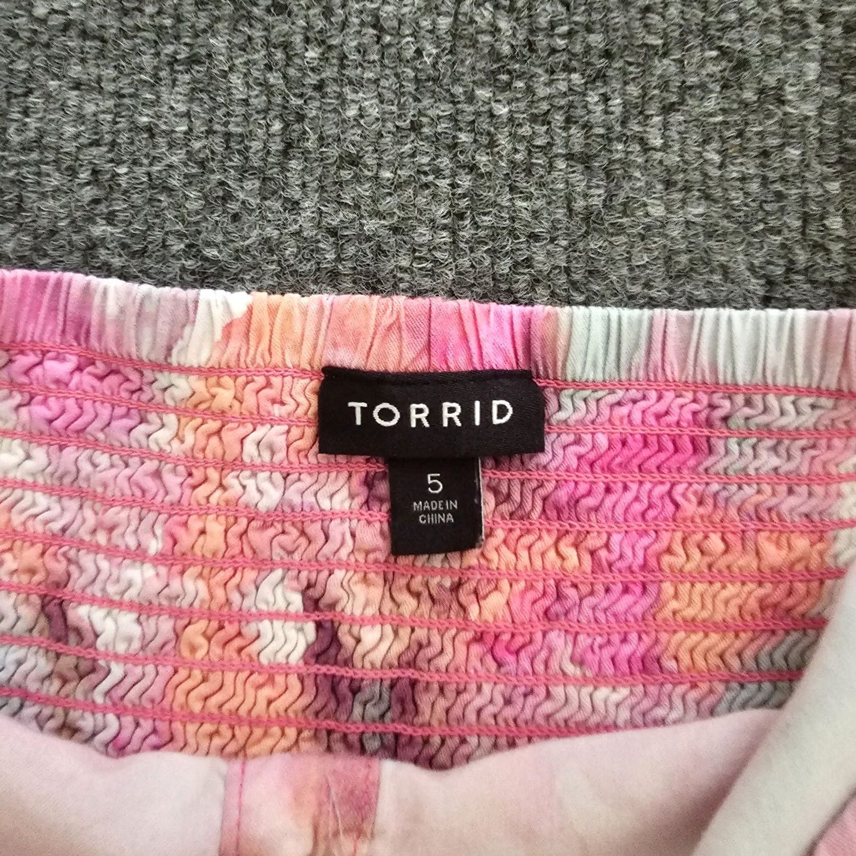 Torrid Torrid Tank Top Womens 5X Pink Watercolor Adjustable Smocked Casual Art Shirt Adult Plus Sized Sleeveless Size XXL / US 16-18 / IT 52-54 - 7 Thumbnail