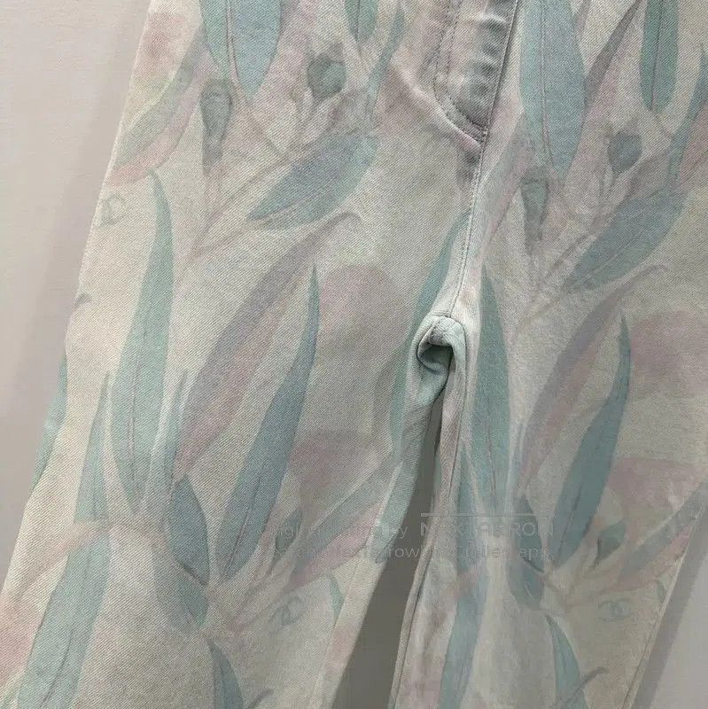Chanel Chanel White Denim Casual Pants for Women . Size 27" / US 4 / IT 40 - 4 Thumbnail