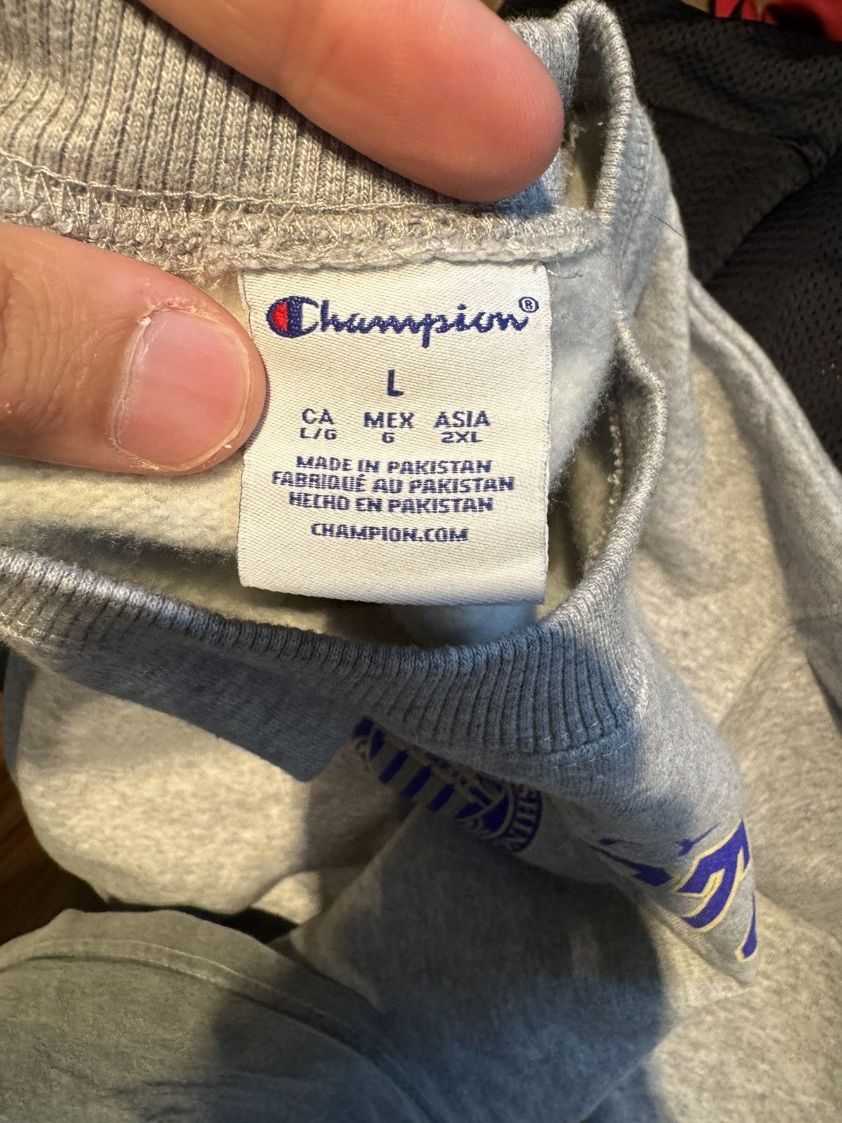 Champion Size Large University of Washington Crewneck Sweatshirt Gray Size US L / EU 52-54 / 3 - 5 Thumbnail