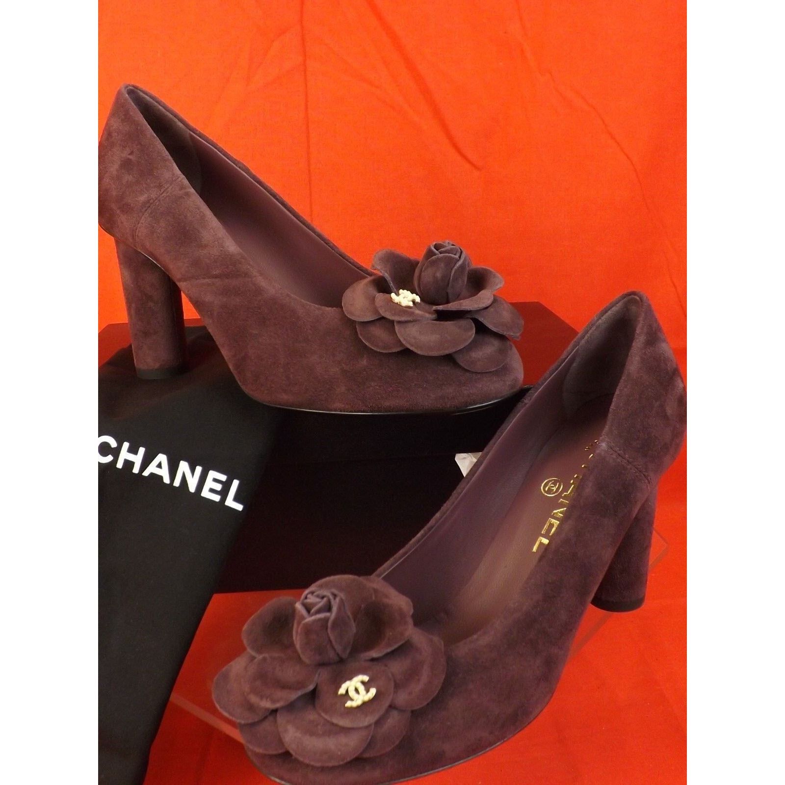 Chanel CHANEL BURGUNDY SUEDE CAMELLIA PEARL CC LOGO PUMPS 40.5 Size US 10.5 / IT 40.5 - 10 Thumbnail