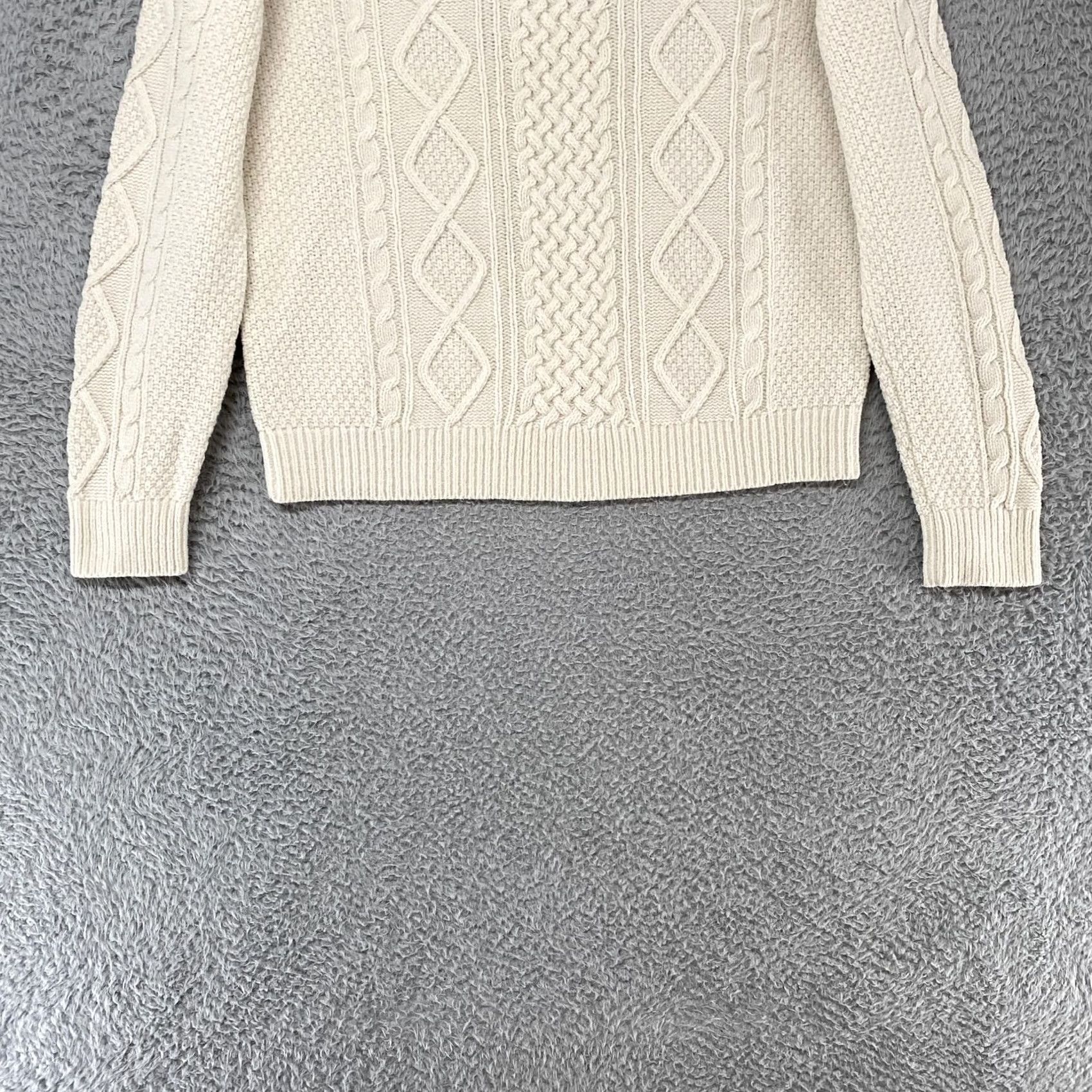 Uniqlo Uniqlo Sweater Womens M White Crew Neck Cable Knit Fisherman Aran Style Knit Heavyweight Winter Casual Size M / US 6-8 / IT 42-44 - 2 Thumbnail