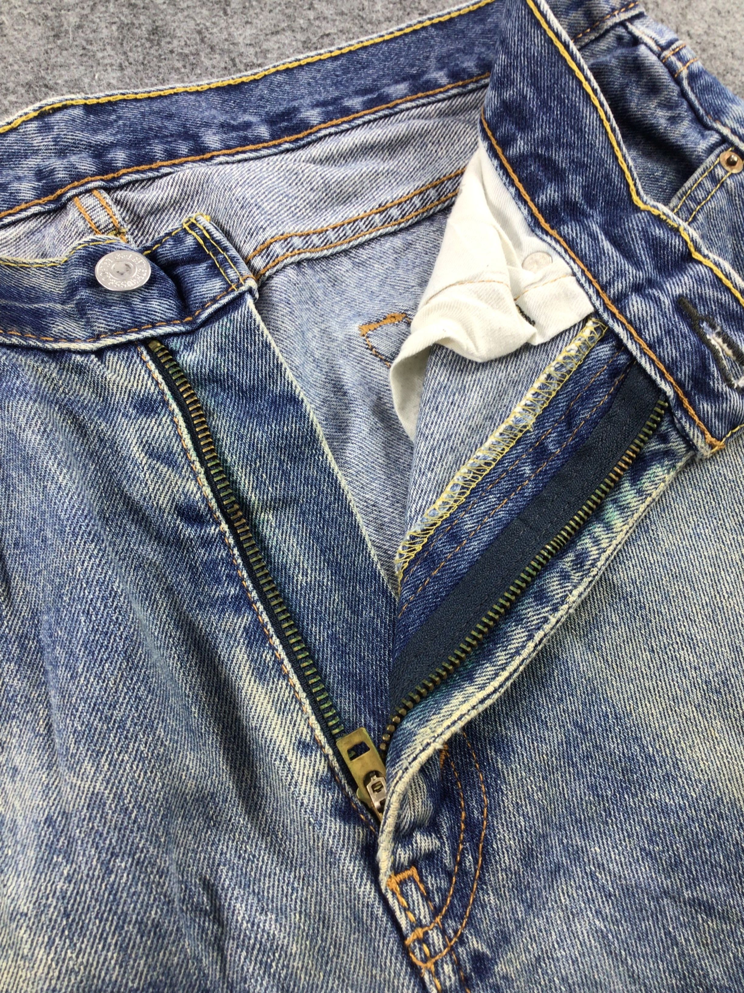 Levi's Vintage Blue Wash Levis 505 Jeans -J865 Size US 35 - 8 Thumbnail